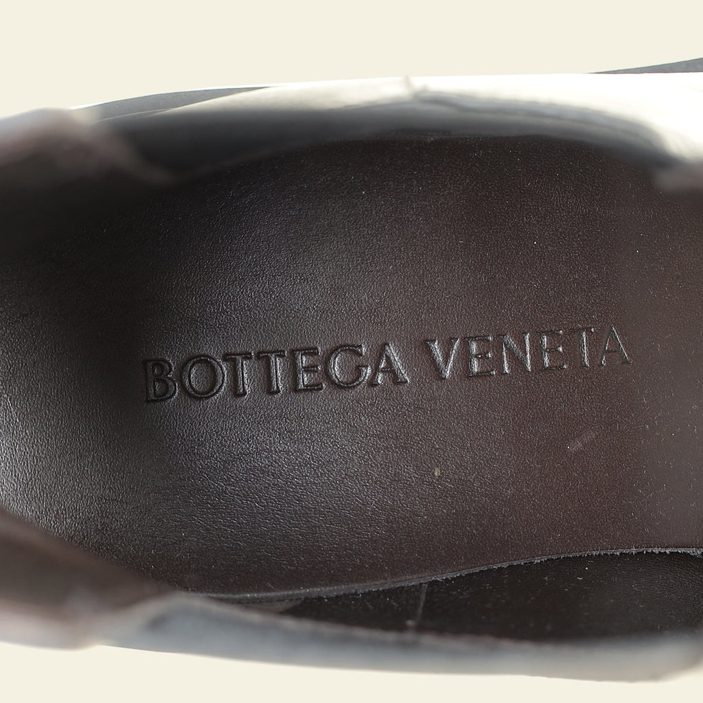 Bottega Veneta Black Lug Chelsea Ankle Boot 41