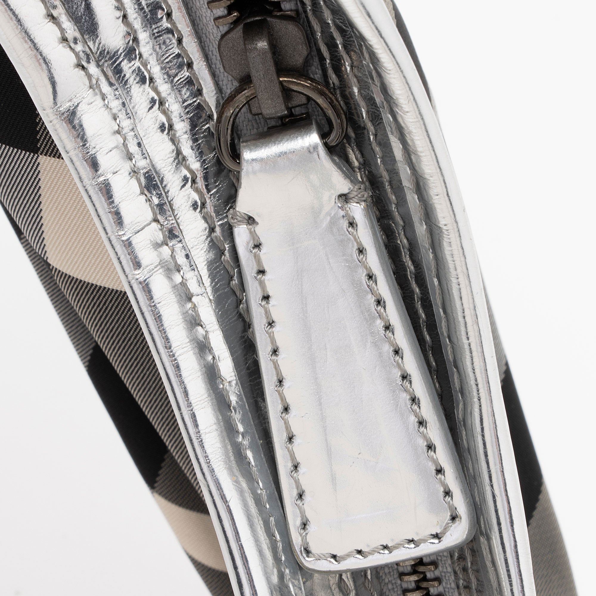 Burberry Beat Check Small Shoulder Bag (SHF-jOlsCX)