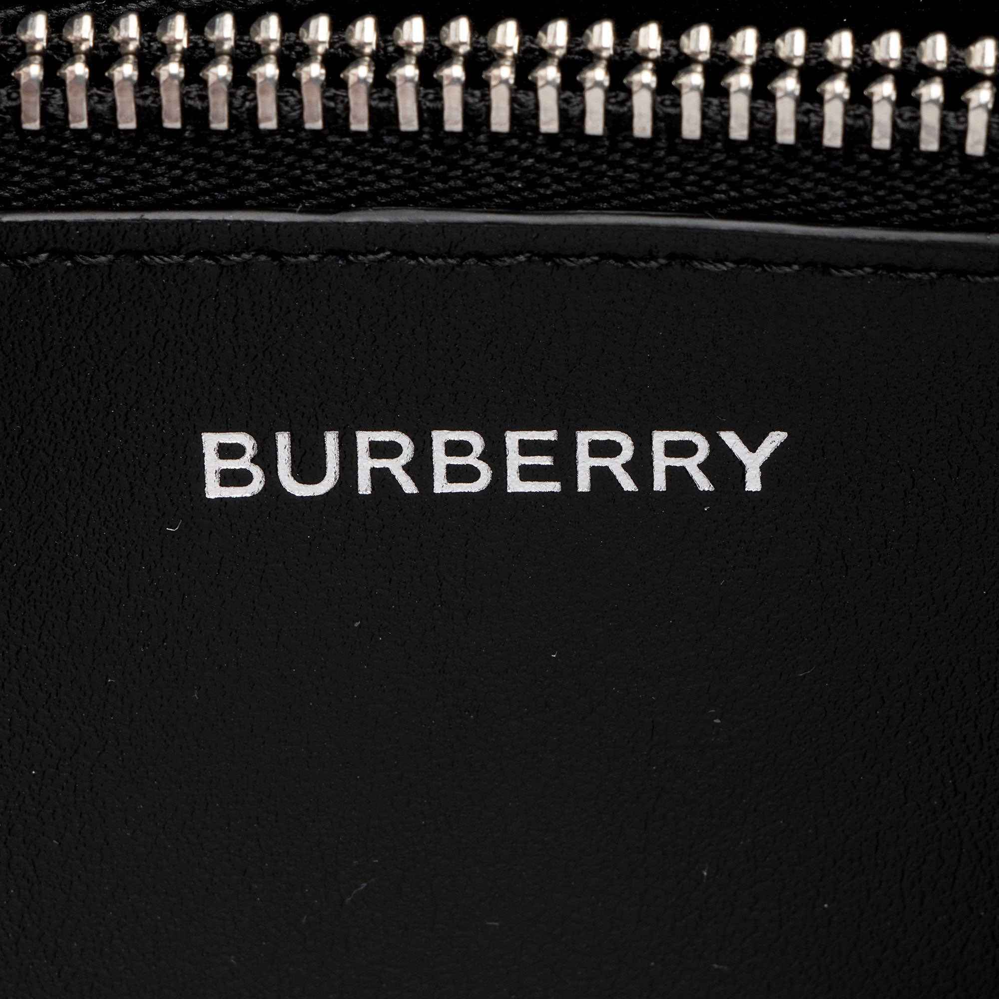 Burberry Calfskin Embossed Logo Elmore Zip Around Wallet (SHF-s1Fg80)