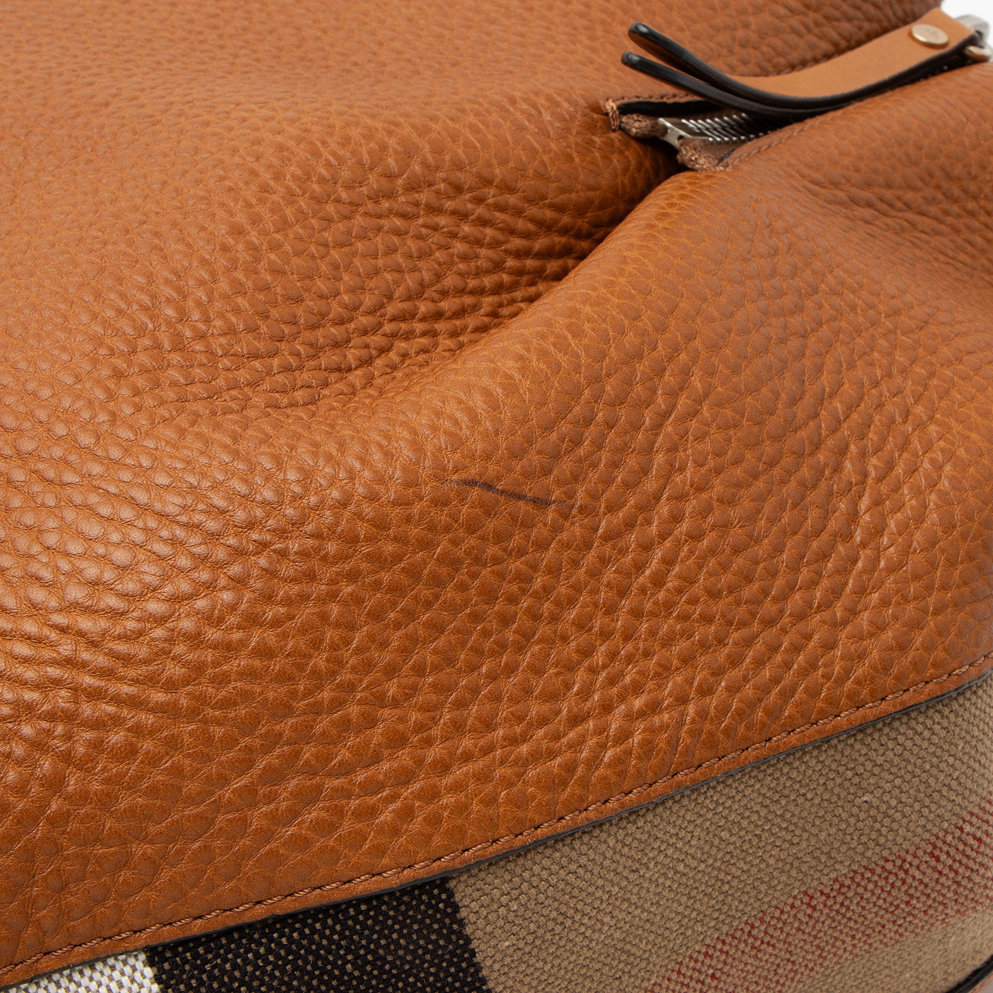 Burberry Calfskin House Check Maidstone Medium Shoulder Bag (SHF-17R658)
