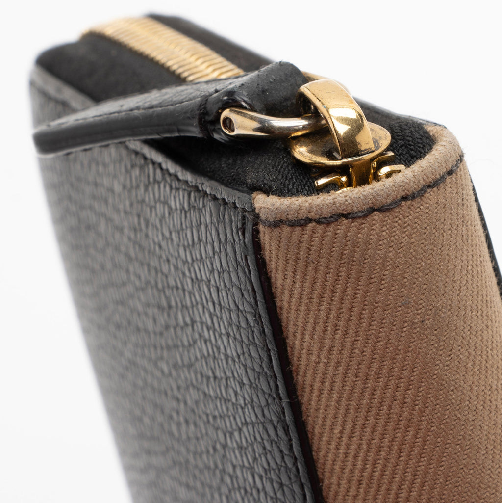 Burberry Calfskin House Check Renfrew Zip Around Wallet (SHF-B5VVSw)