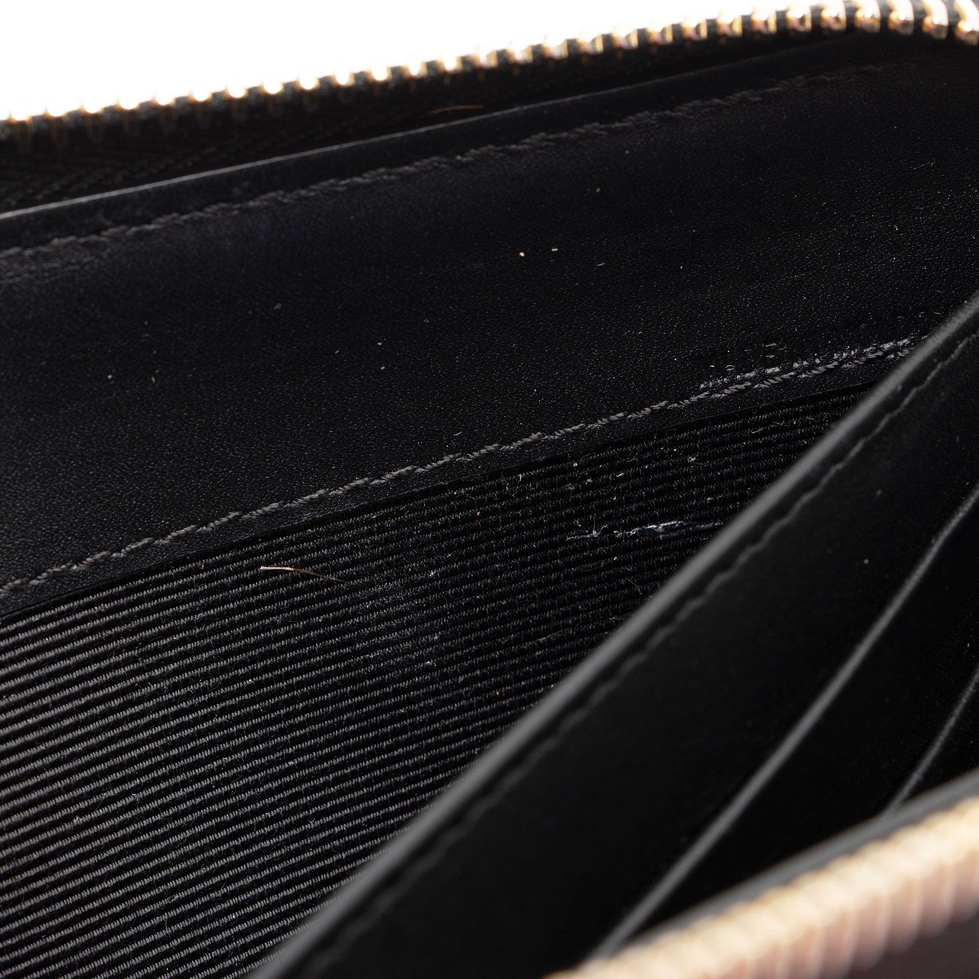 Burberry Calfskin House Check Renfrew Zip Around Wallet (SHF-B5VVSw)