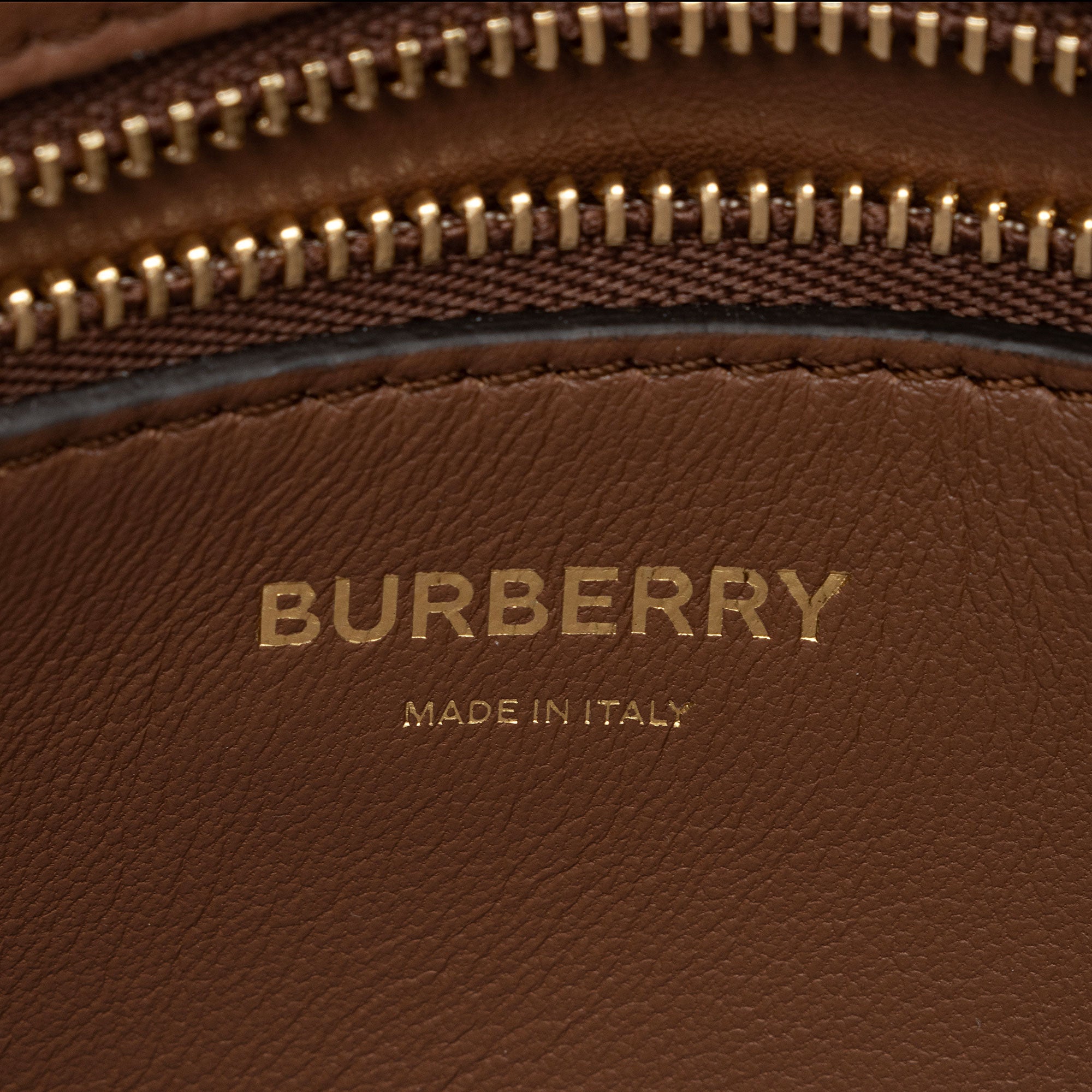Burberry Calfskin Mini Pocket Tote (SHF-YAkDR3)