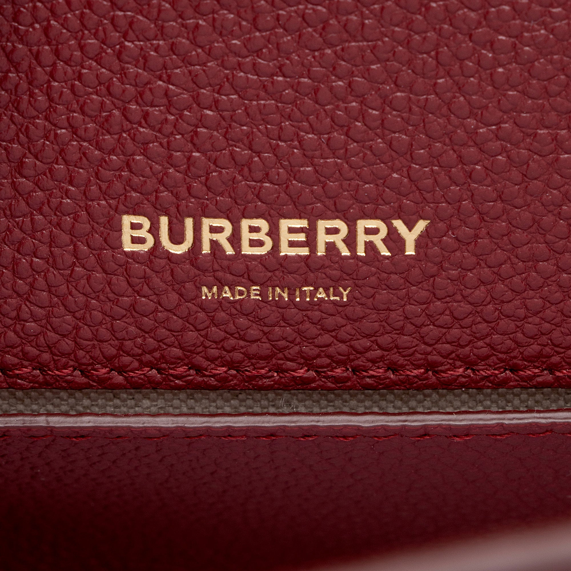 Burberry Calfskin Title Baby Tote (SHF-BMxjPO)