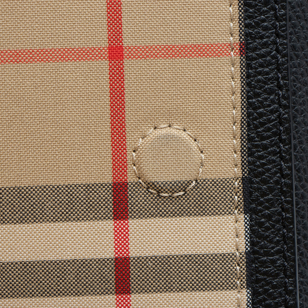Burberry Calfskin Vintage Check Note Bag (SHF-KWAf0f)