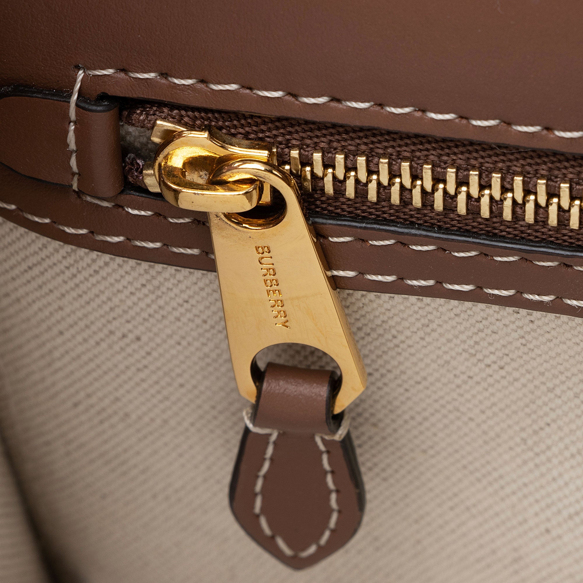 Burberry Canvas Horseferry Mini Pocket Tote (SHF-We79K5)