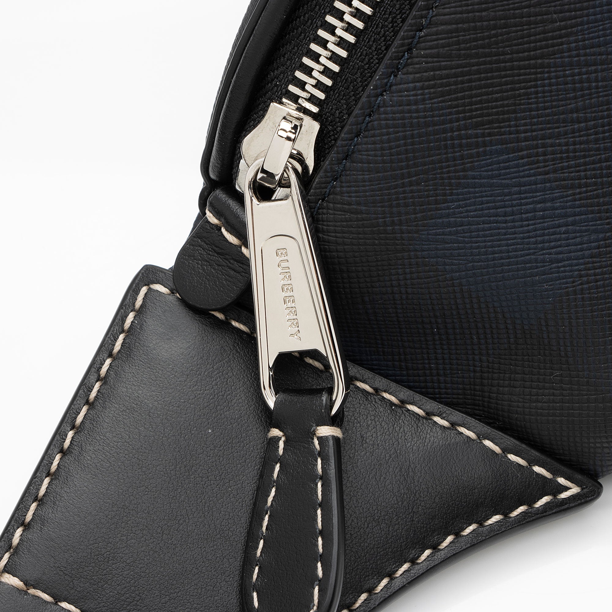 Burberry E-Canvas Check Cason Mini Bumbag (SHF-qTRqOh)