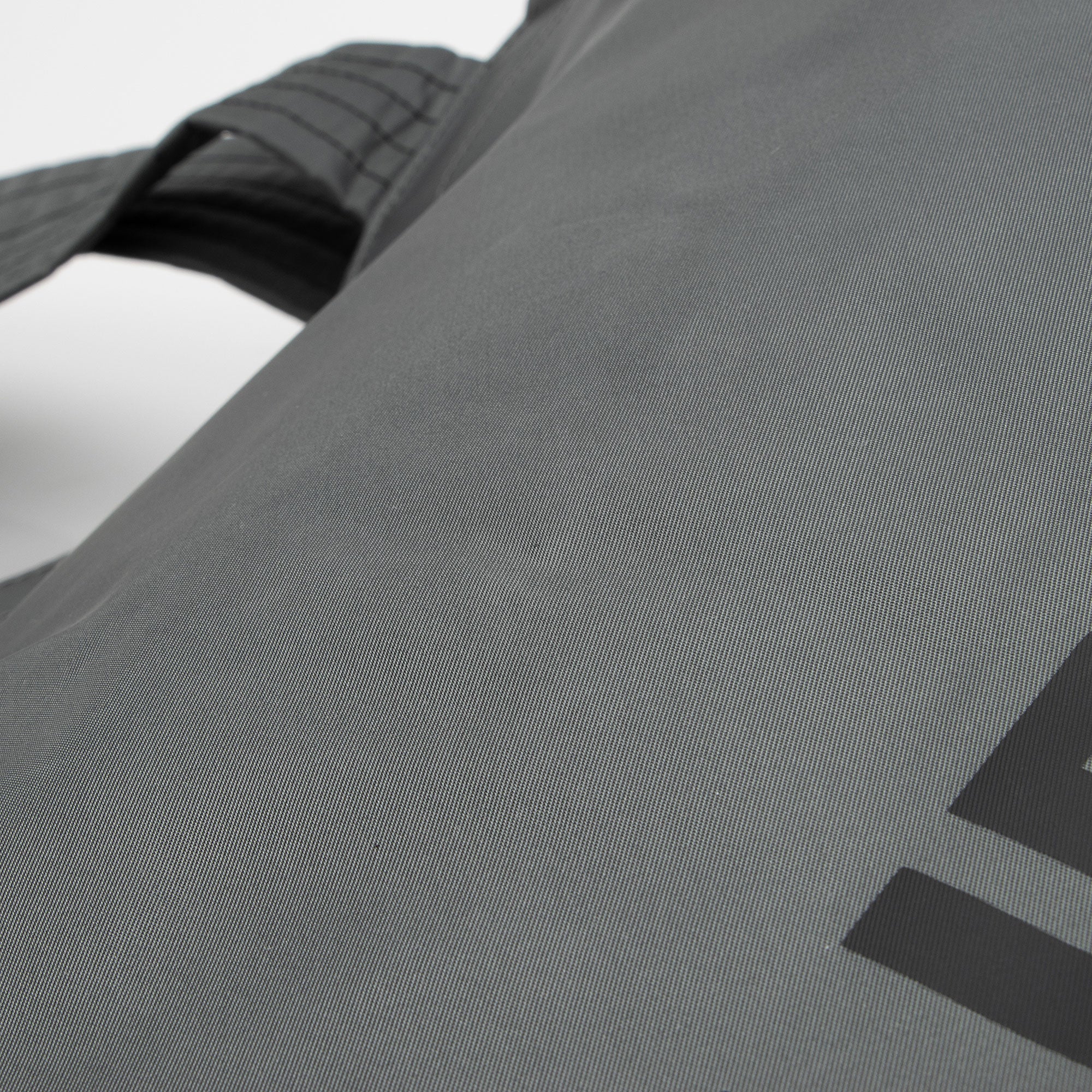 Burberry Econyl Trench Tote (SHF-A88L2j)