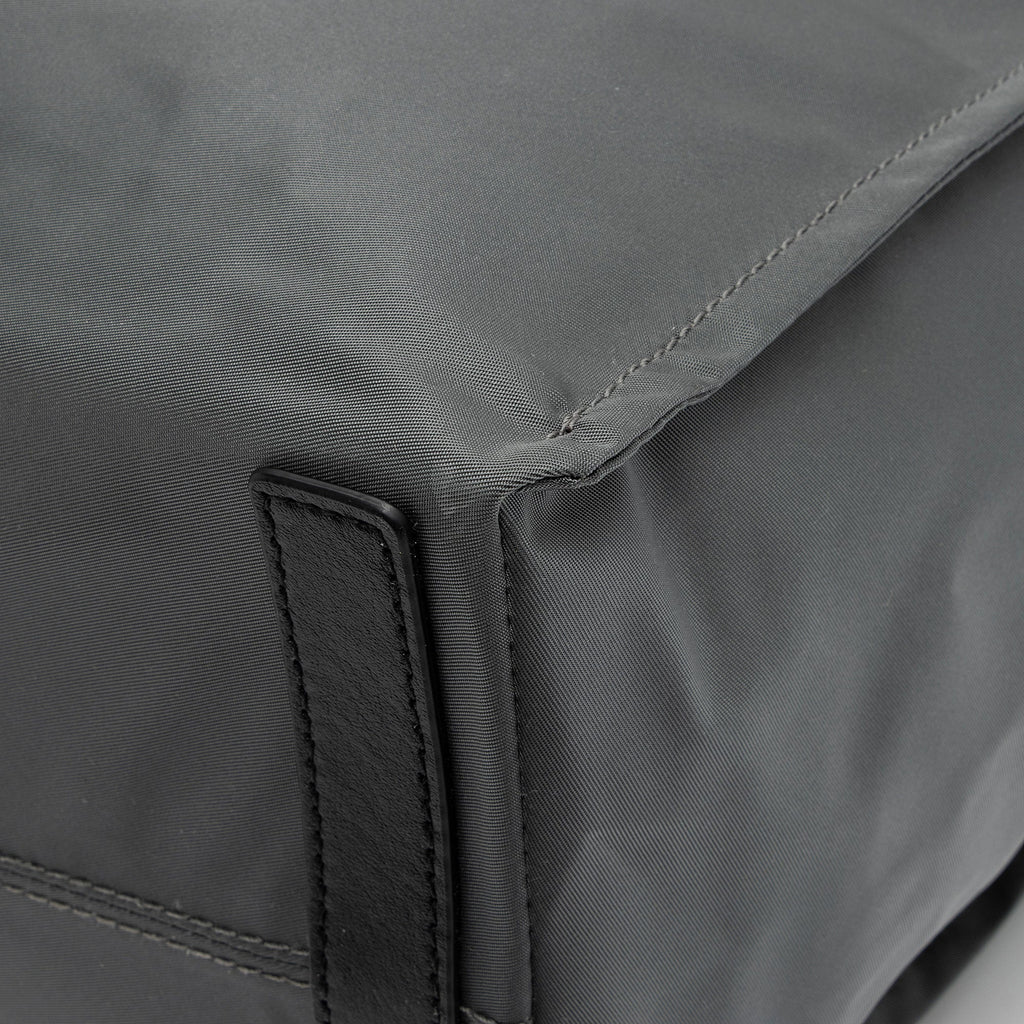 Burberry Econyl Trench Tote (SHF-A88L2j)
