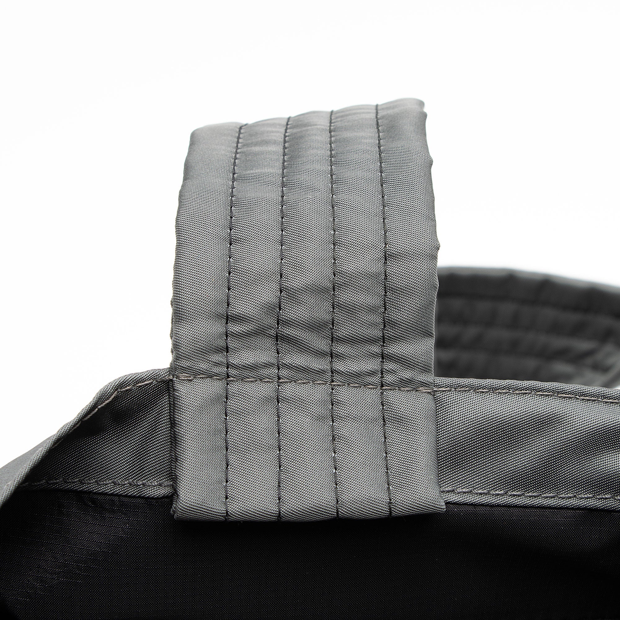 Burberry Econyl Trench Tote (SHF-A88L2j)