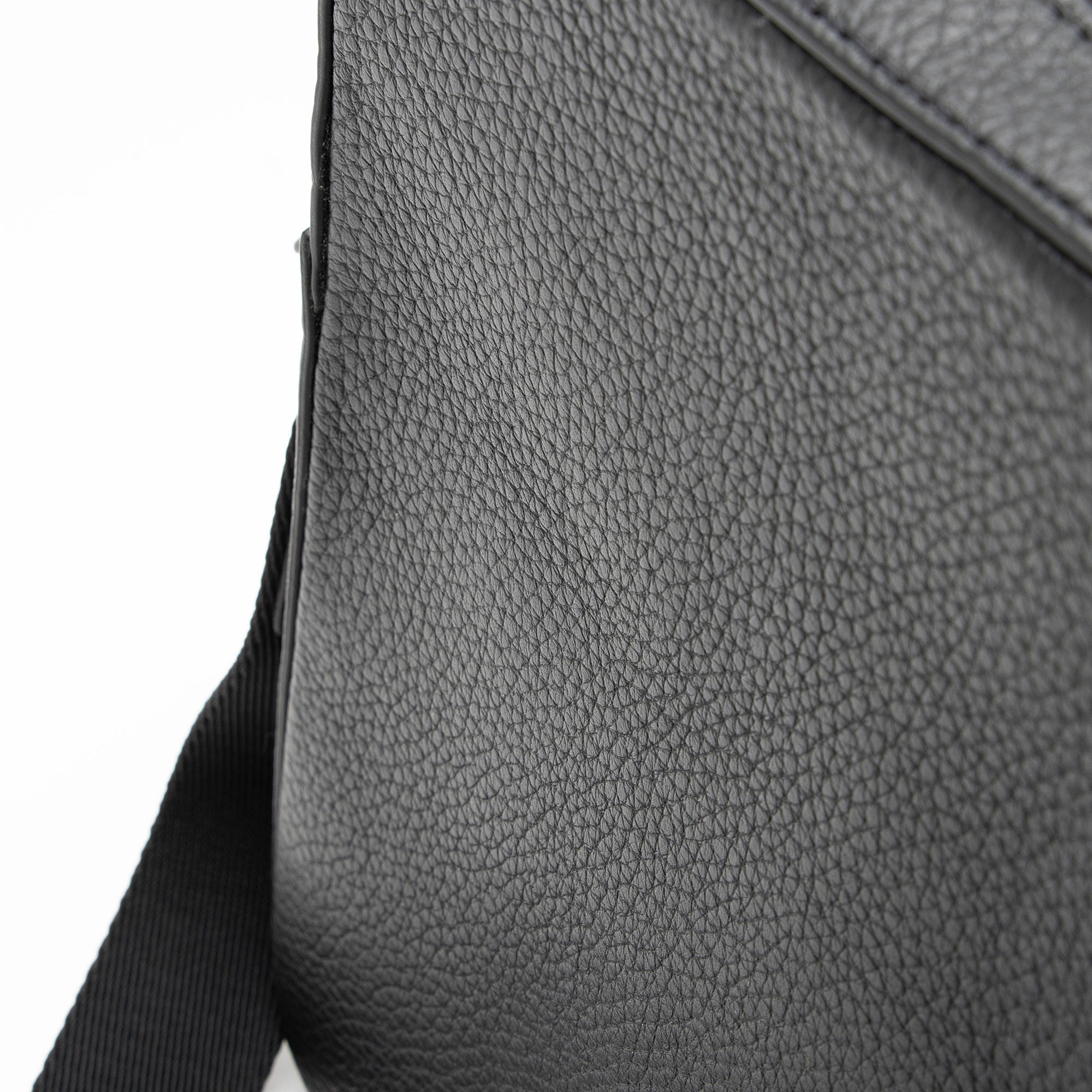 Burberry Embossed Leather Thornton Crossbody (SHF-vFPFlP)