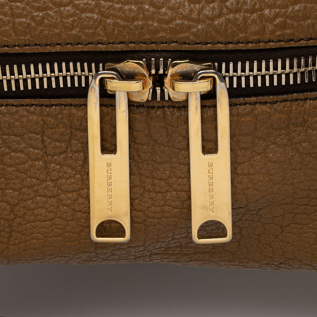Burberry Grained Leather Ledbury Hobo (SHF-4RlqEs)