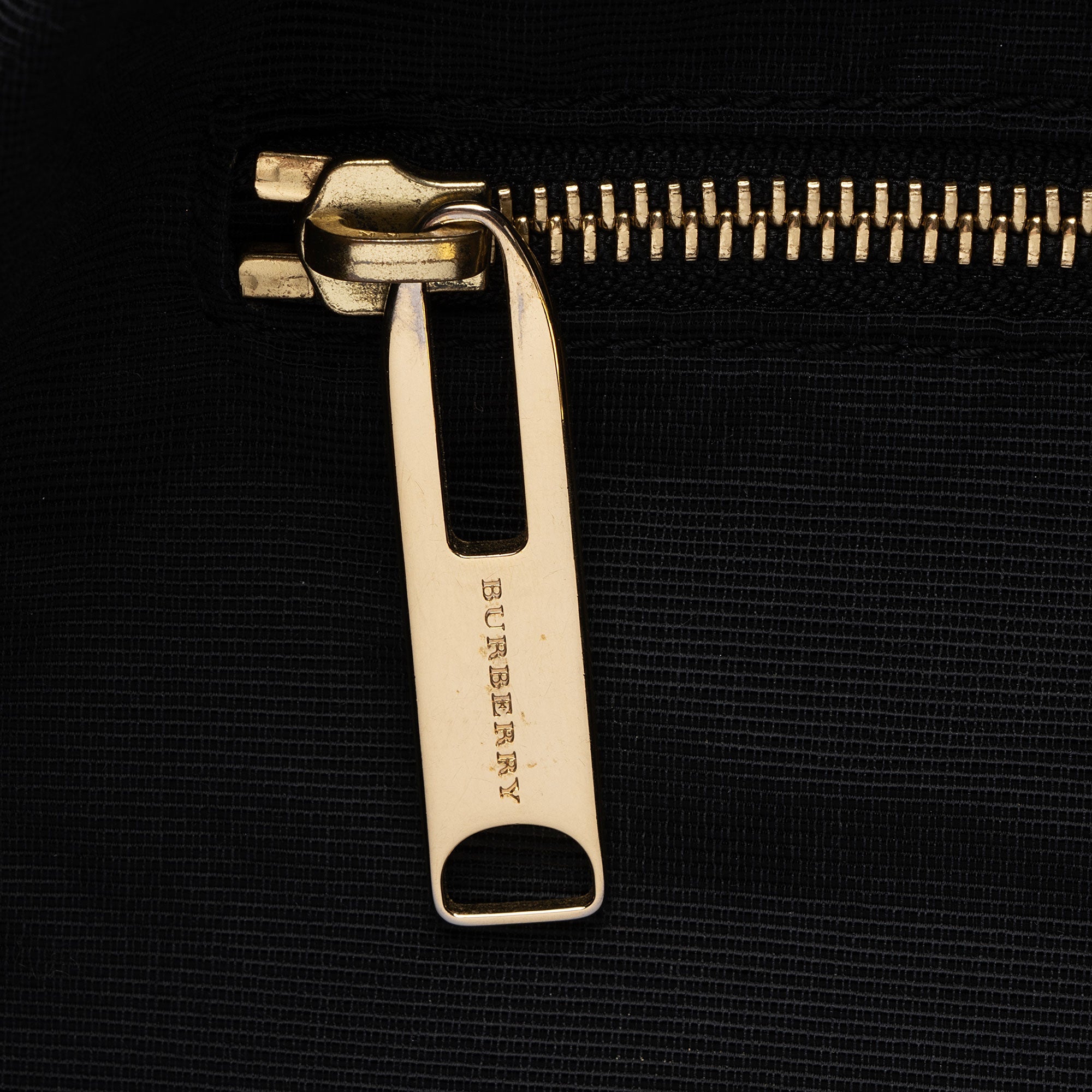 Burberry Grained Leather Ledbury Hobo (SHF-4RlqEs)