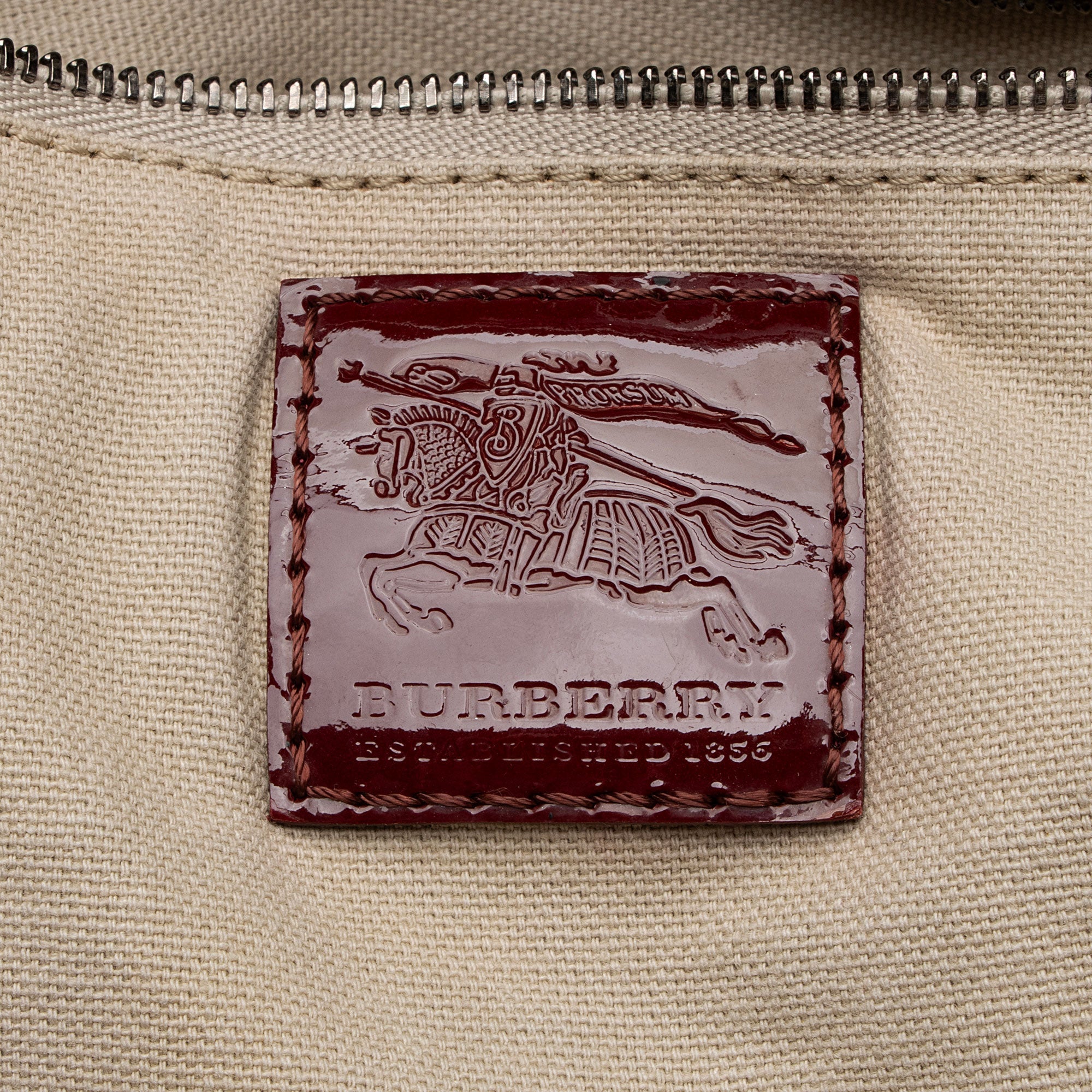 Burberry Heart Check Patent Leather Large Tote (SHF-tnVJ87)