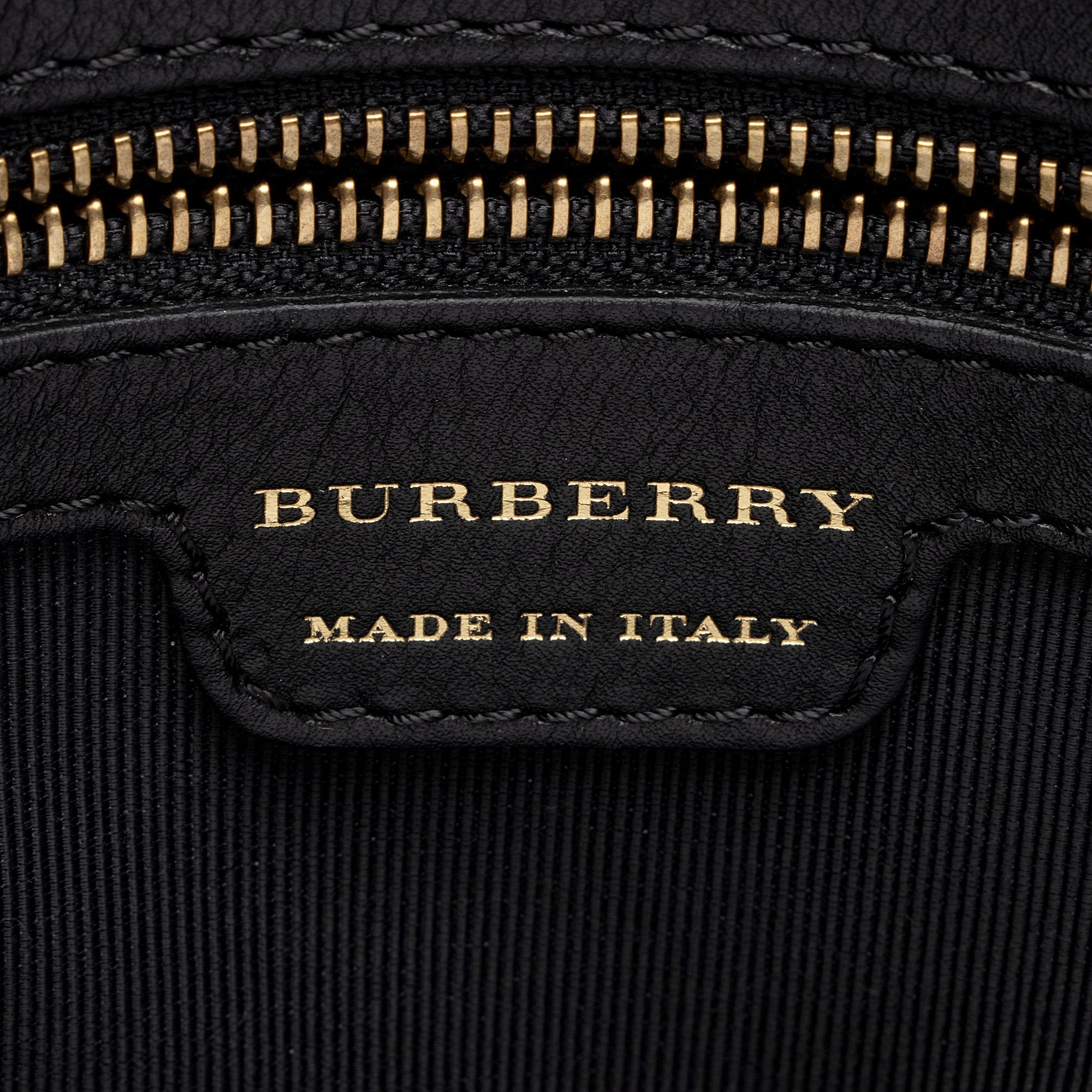Burberry Vintage Check 1983 Link Zip Tote (SHF-DCHhVW)