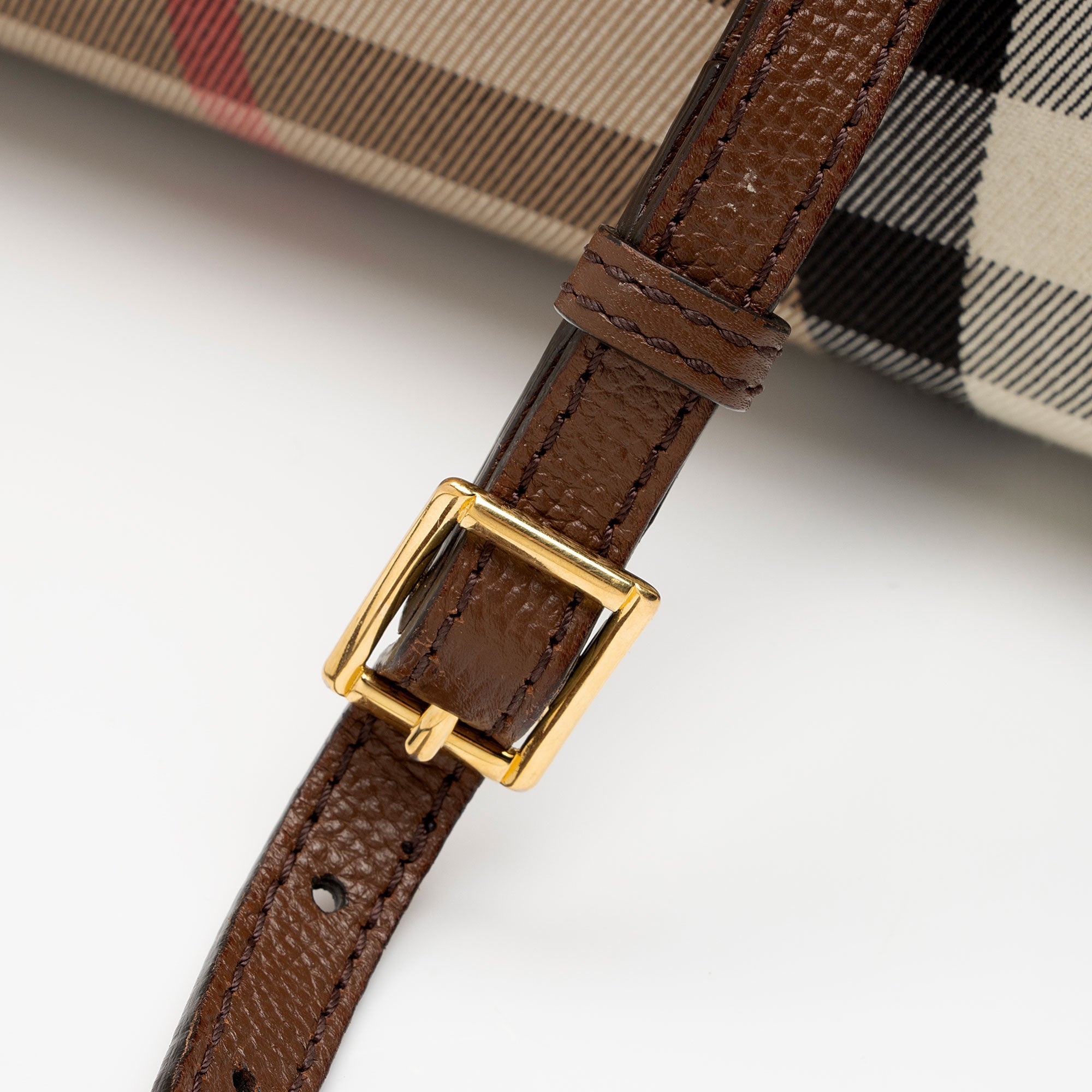 Burberry House Check Banner Medium Tote (SHF-0G2VoA)
