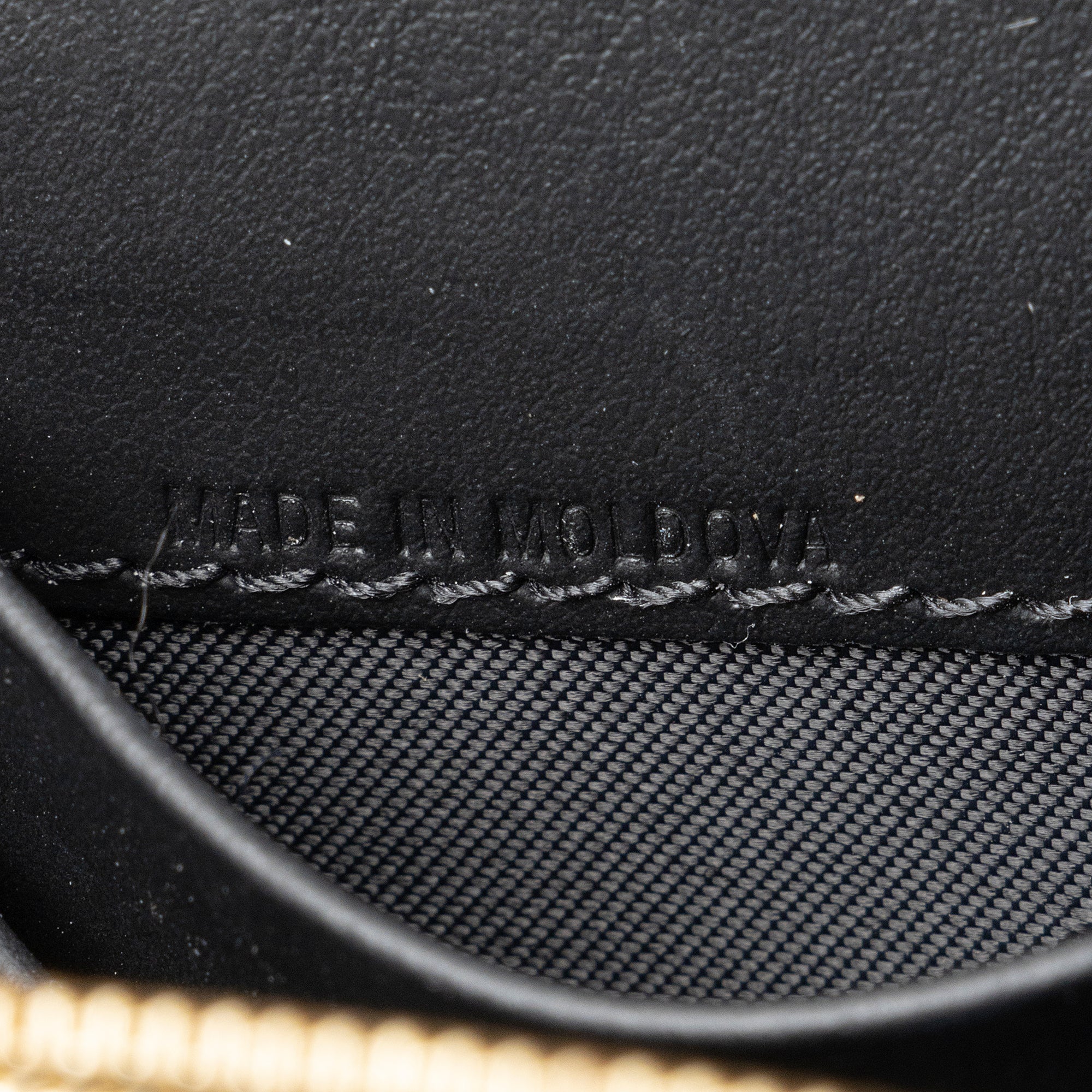 Burberry House Check Henley Chain Wallet (SHF-8PkzNG)