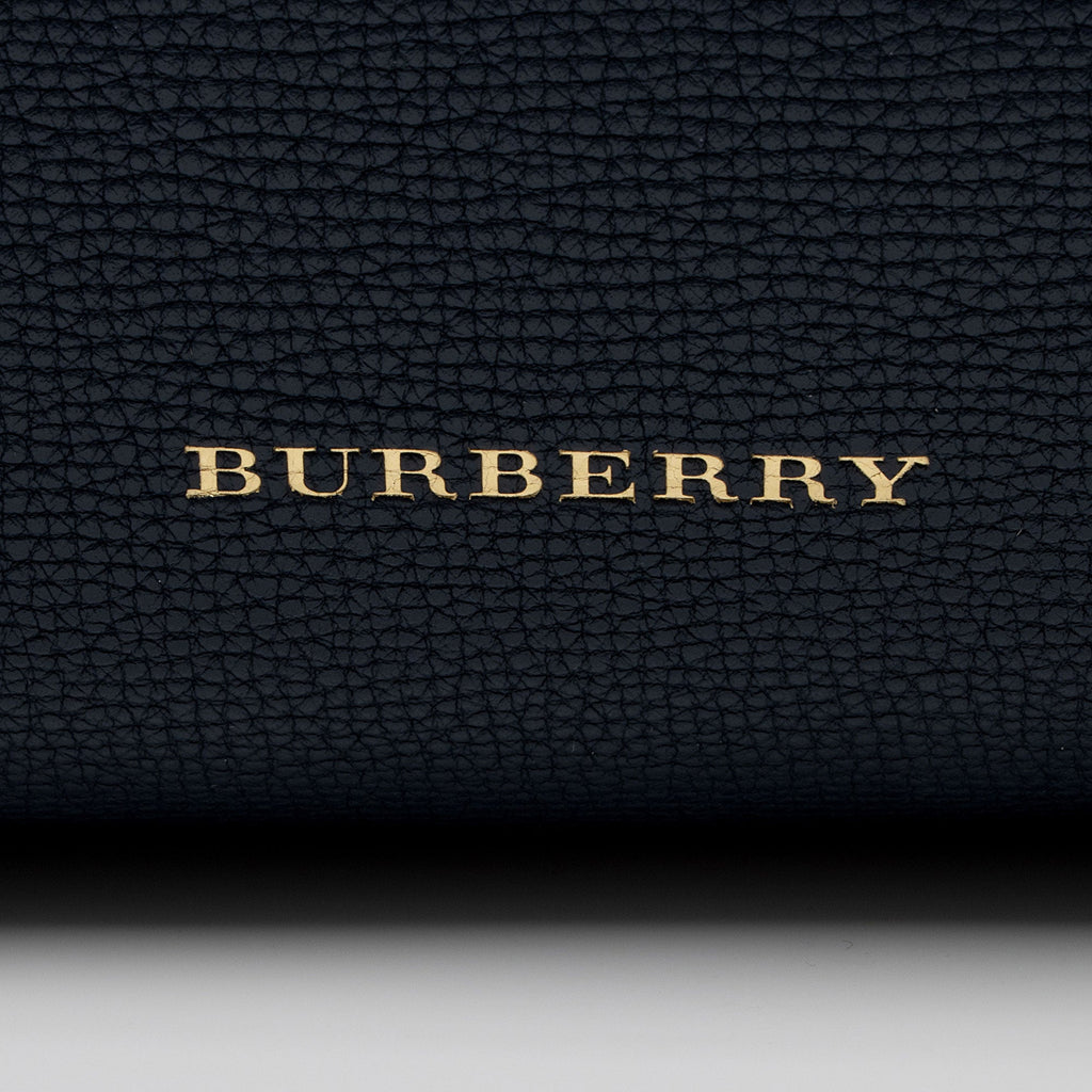 Burberry House Check Leather Banner Medium Tote (SHF-8z38Ea)