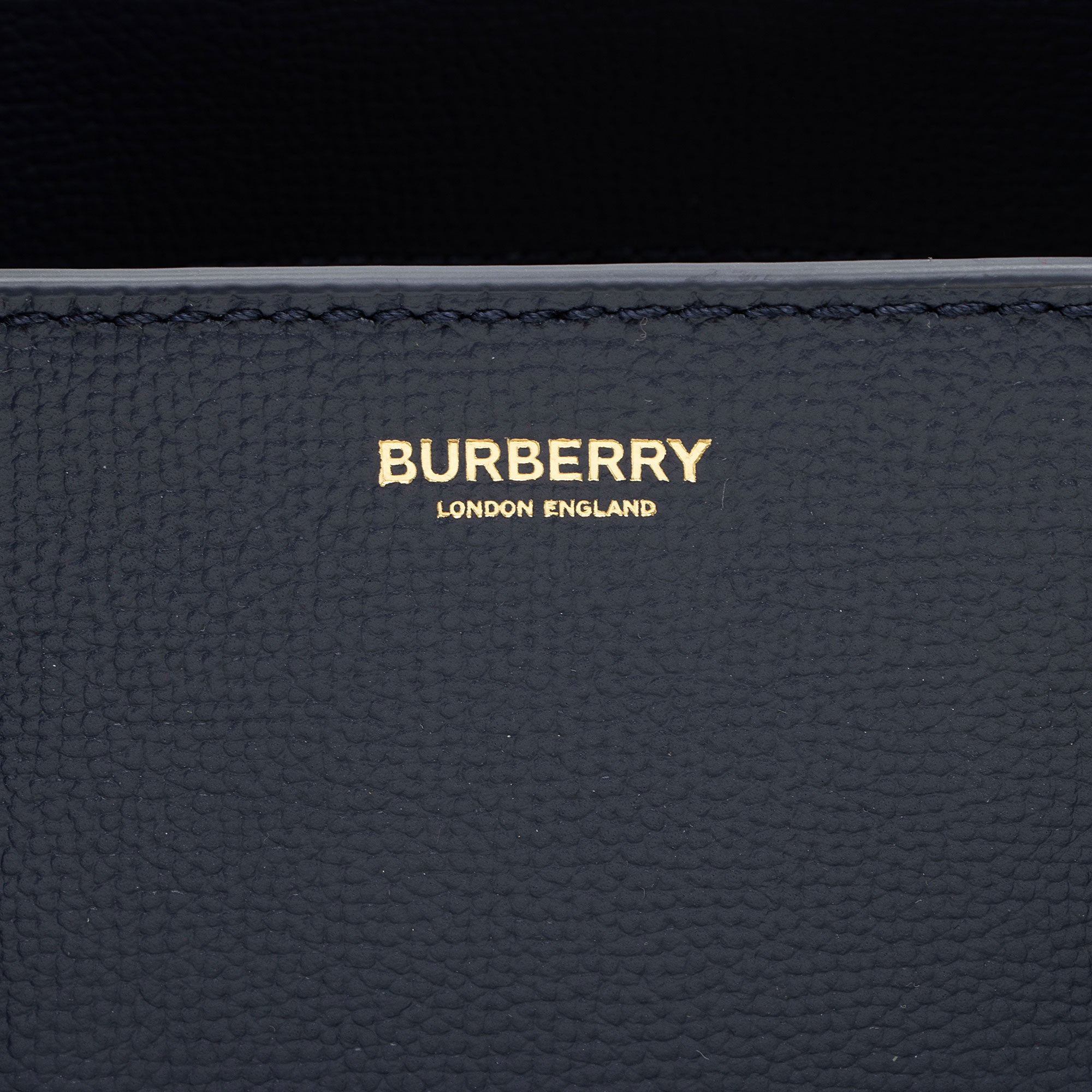 Burberry House Check Leather Banner Medium Tote (SHF-vVShxX)