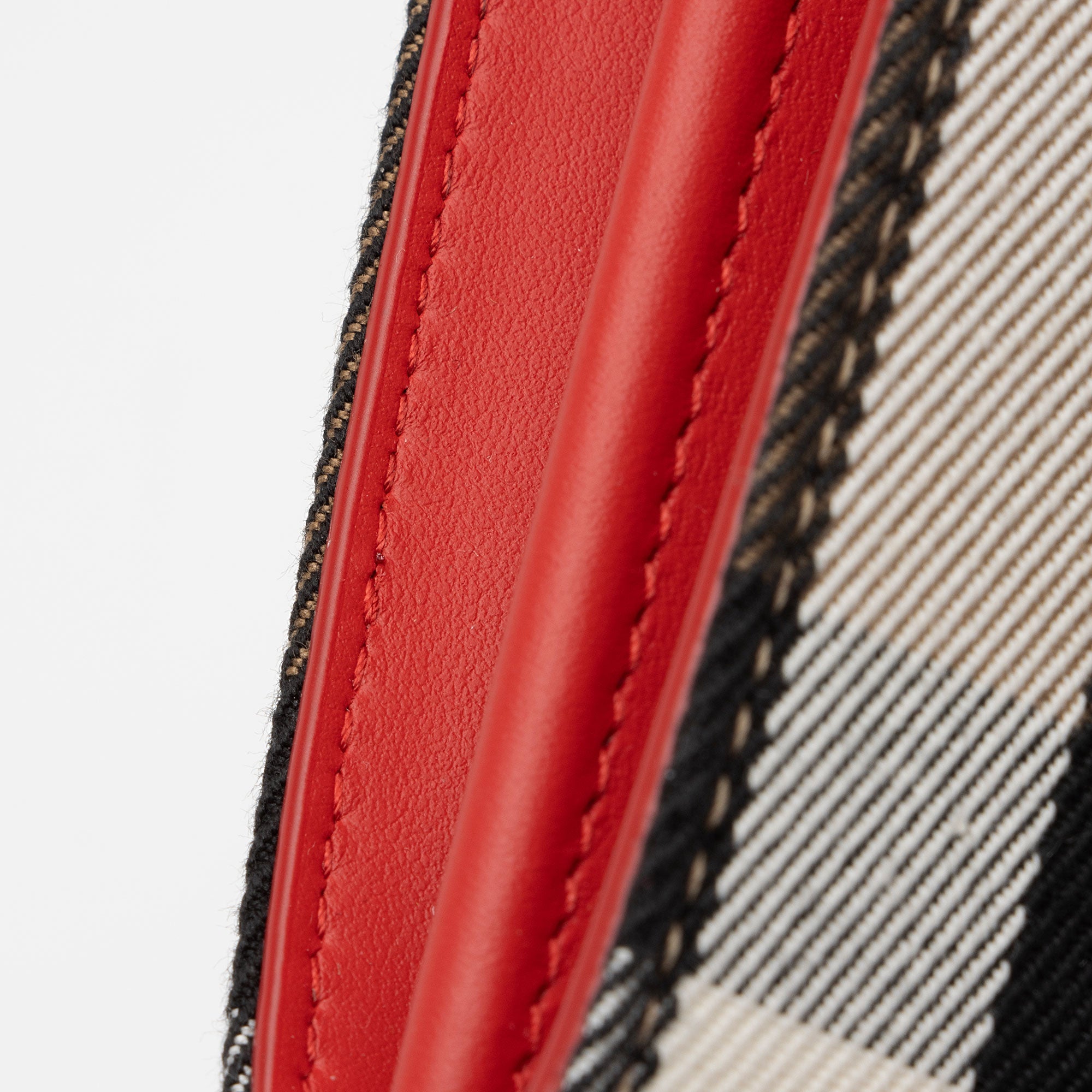 Burberry House Check Leather Hannah Wallet on Strap (SHF-eQV5N5)