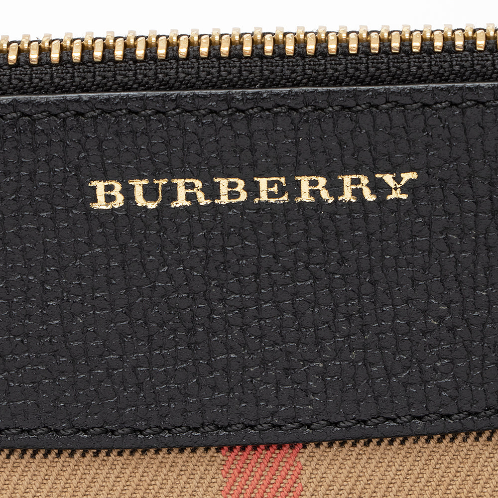 Burberry House Check Peyton Clutch (SHF-21676)