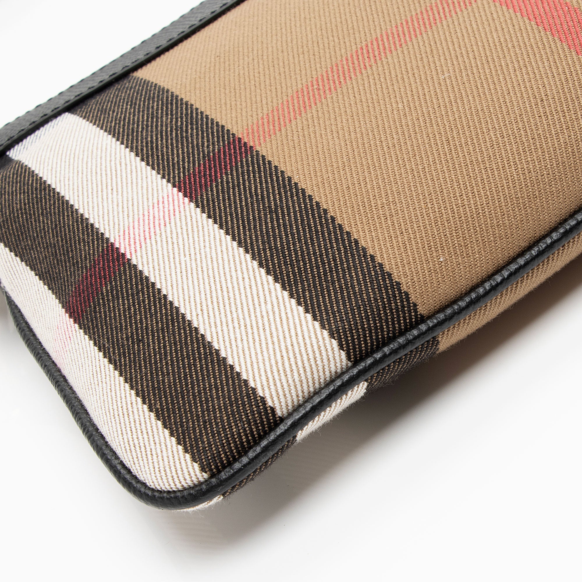 Burberry House Check Peyton Clutch (SHF-SzMvgy)
