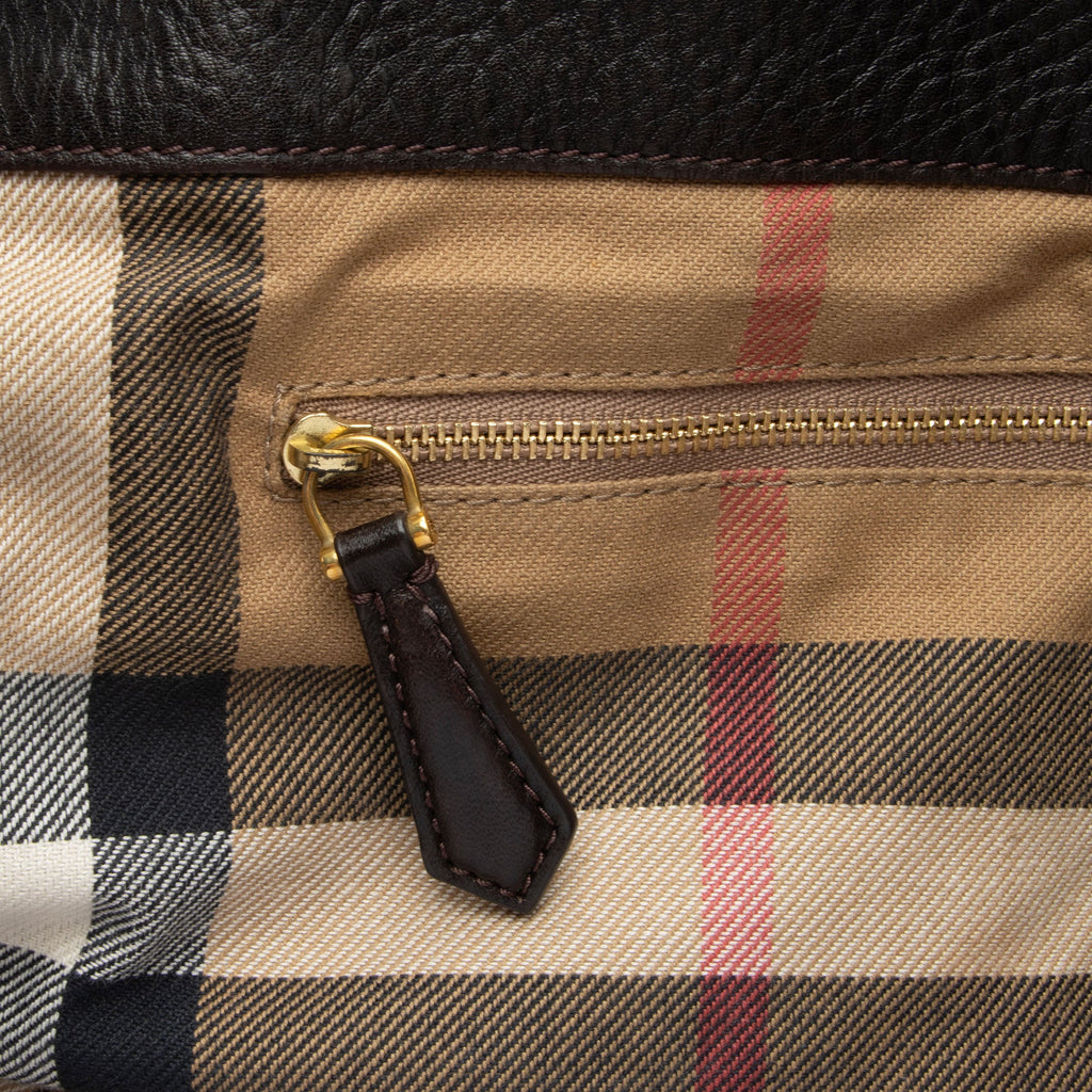 Burberry Leather Belted Tote (SHF-qVb30x)