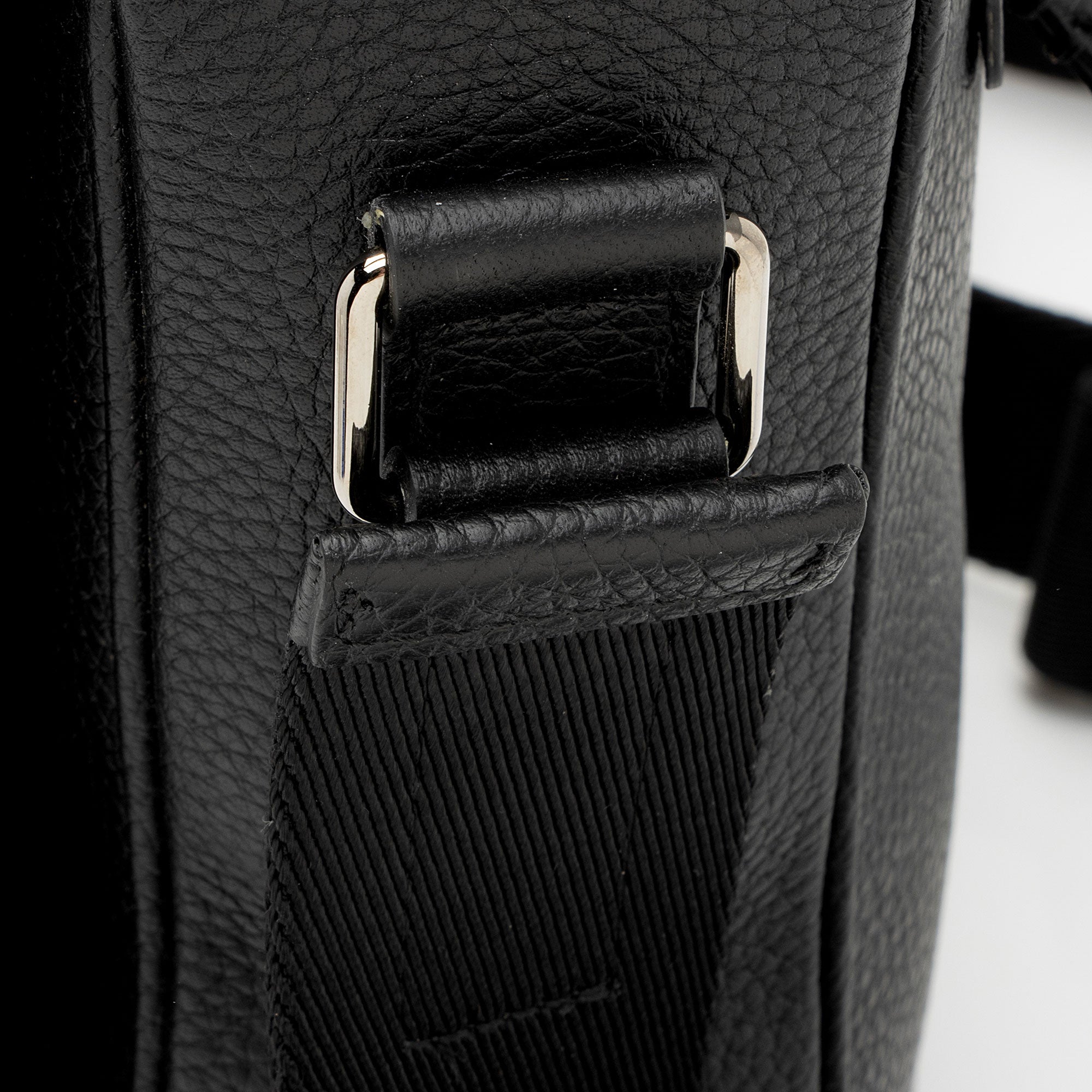 Burberry Leather Bruno Messenger (SHF-nu4RPI)