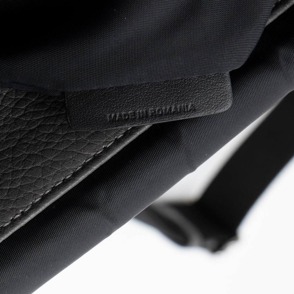 Burberry Leather Bruno Messenger (SHF-o1cptH)