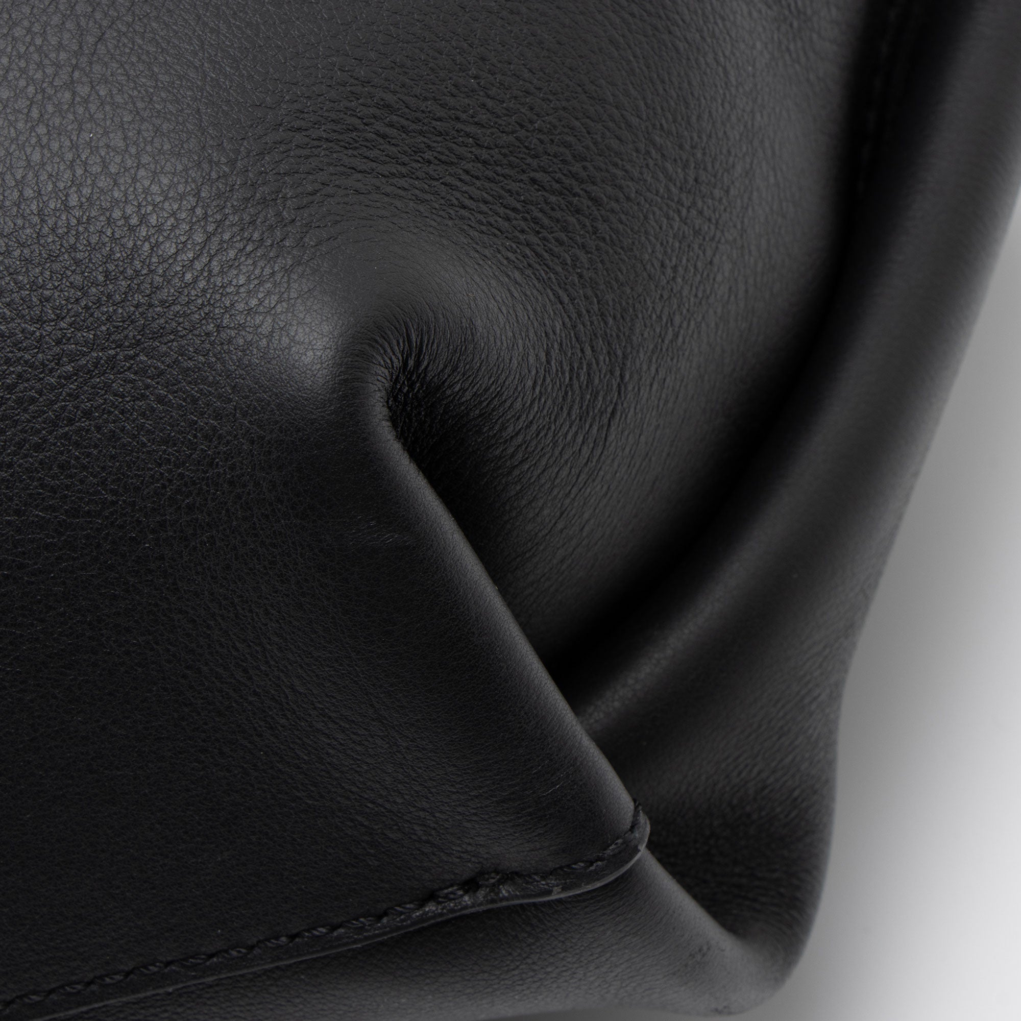 Burberry Leather Grommet Hobo (SHF-8VZhQp)