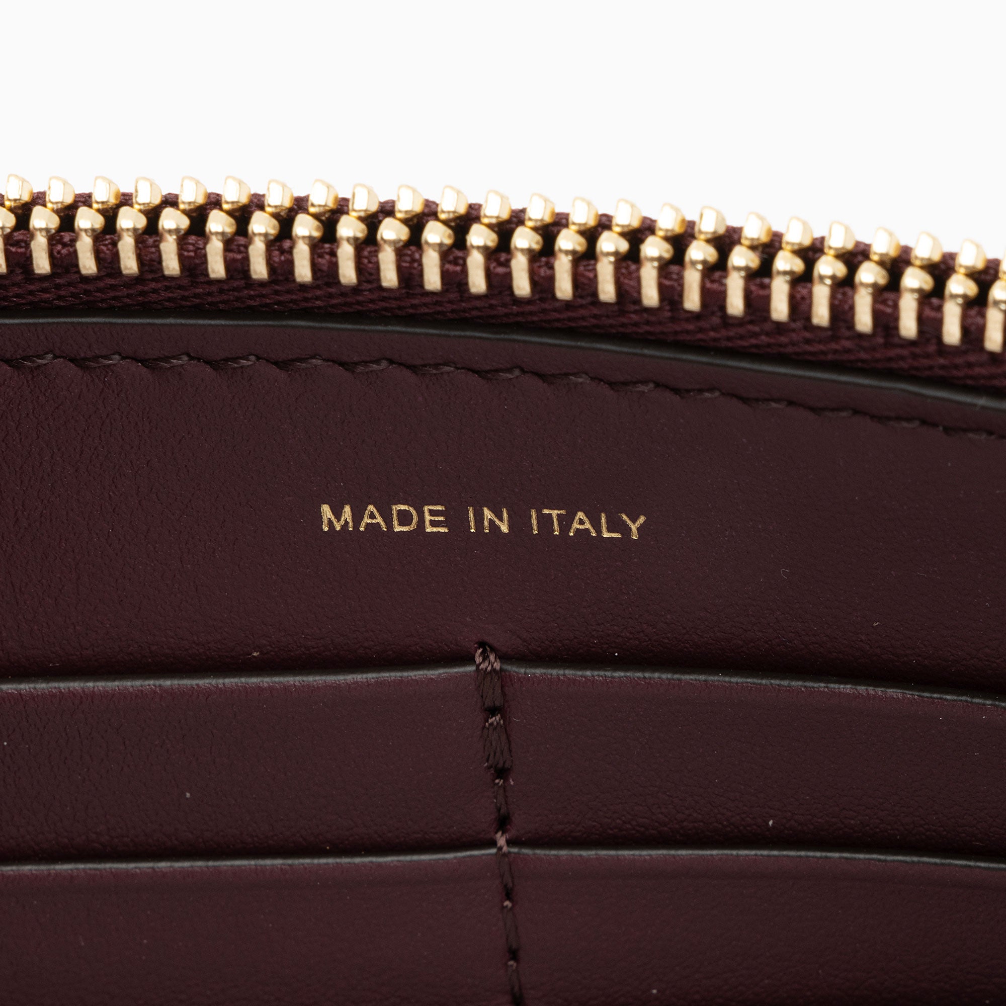 Burberry Leather Hazelmere Wallet On Strap (SHF-A5ZxMt)