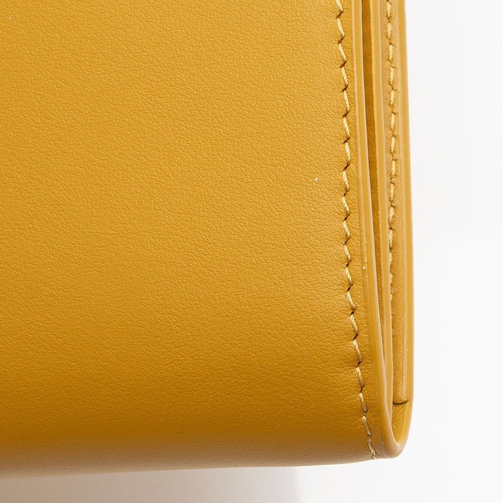 Burberry Leather Hazelmere Wallet on Strap (SHF-PITQIN)