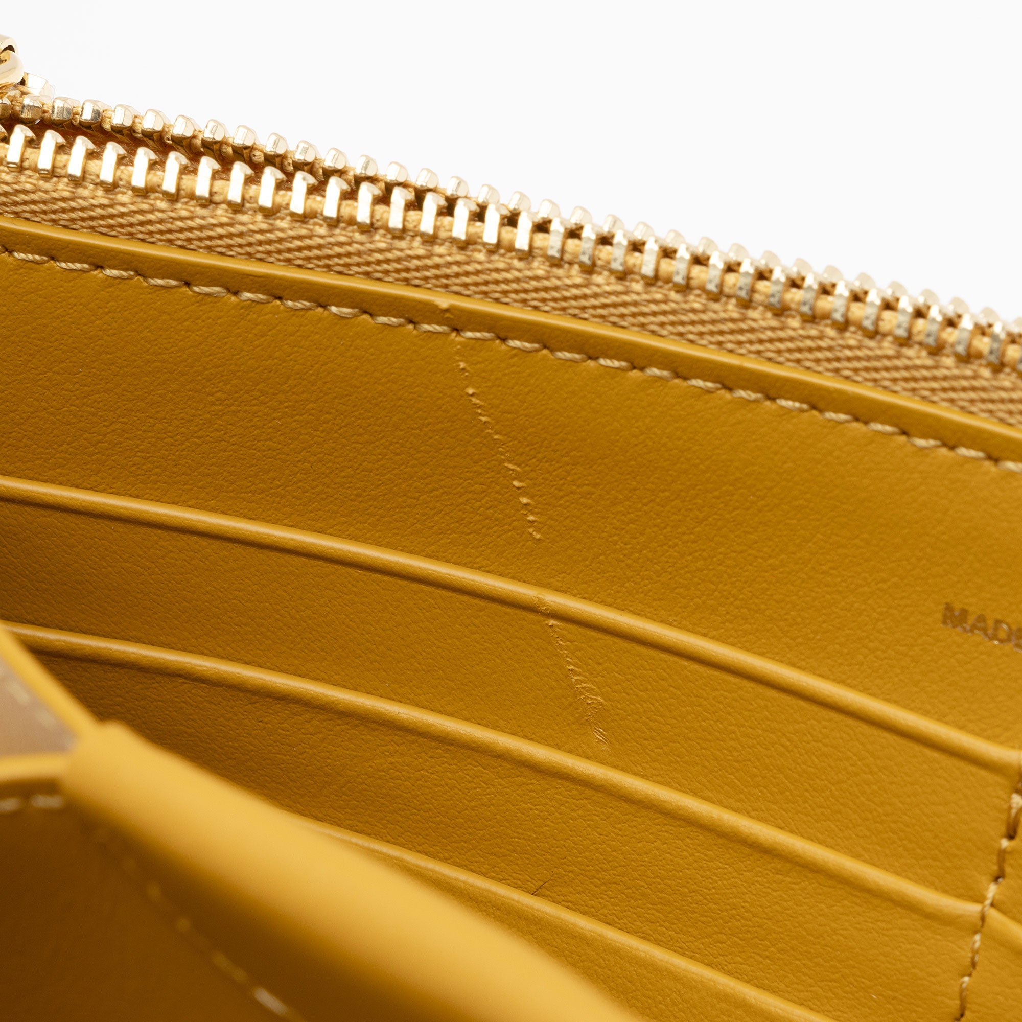 Burberry Leather Hazelmere Wallet on Strap (SHF-PITQIN)