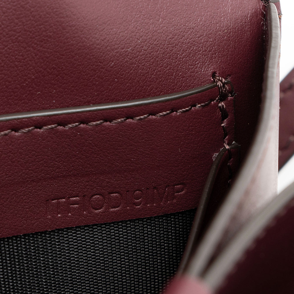 Burberry Leather Hazelmere Wallet on Strap (SHF-Xd3EZ4)