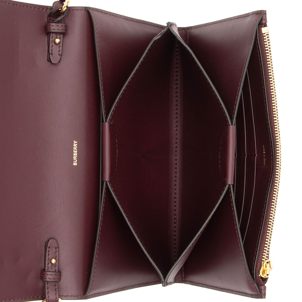 Burberry Leather Hazelmere Wallet on Strap (SHF-Xd3EZ4)
