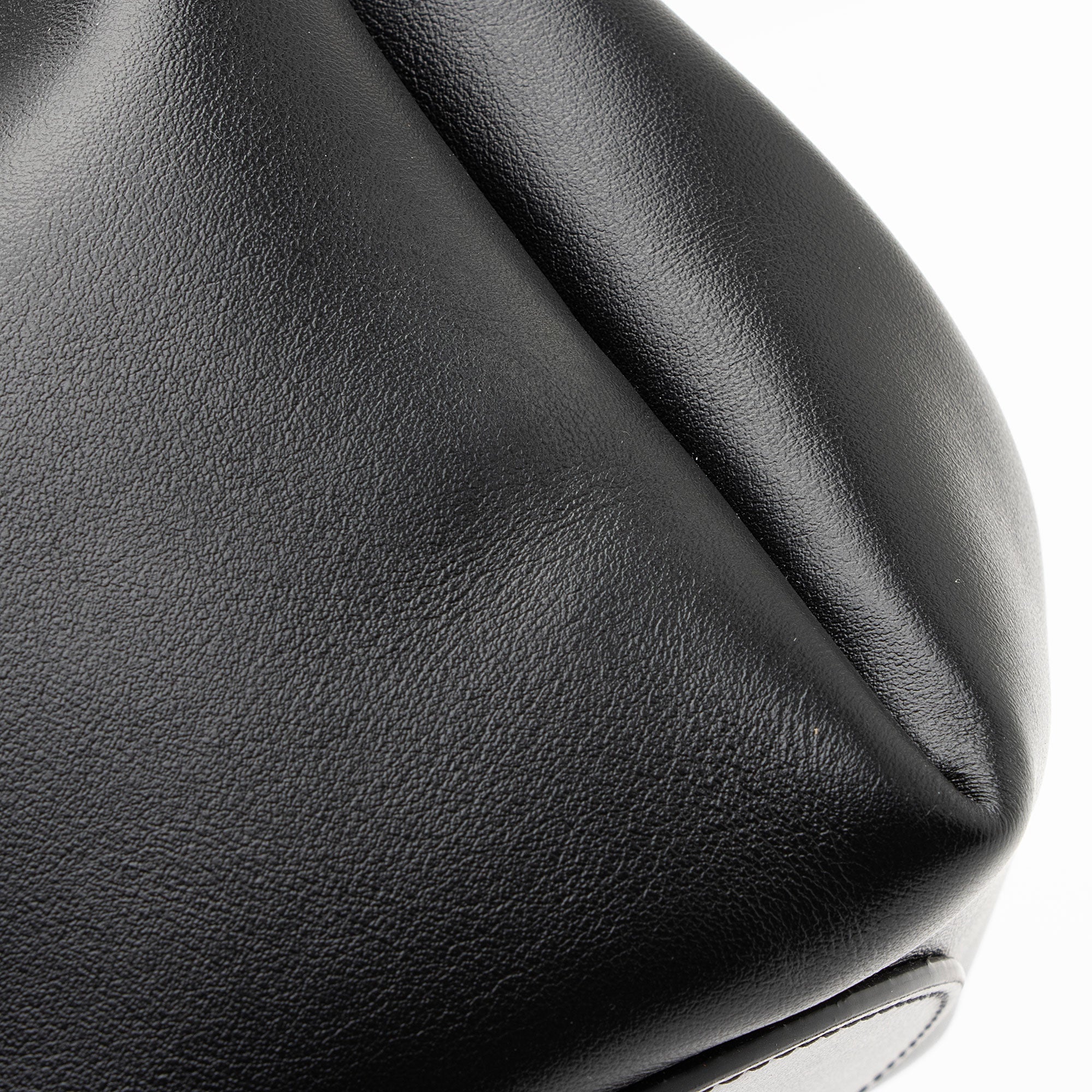 Burberry Leather Peony Drawstring Bucket Bag (SHF-2xjaxp)
