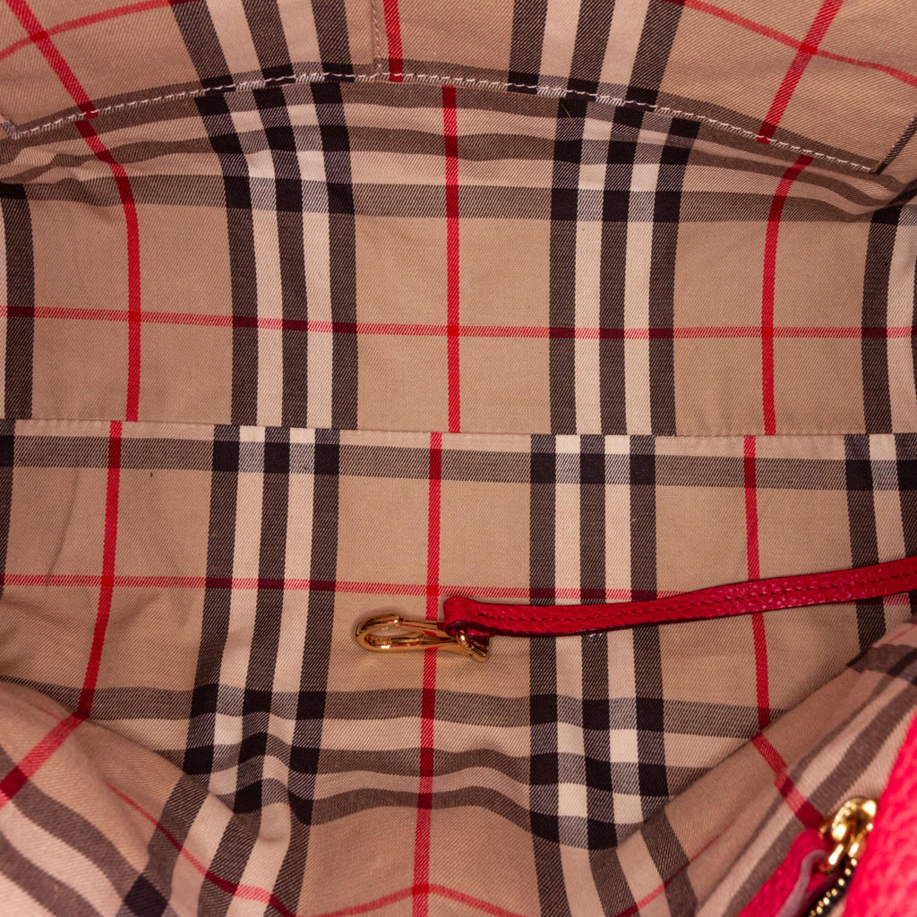 Burberry Leather Shoulder Bag (SHG-23938)