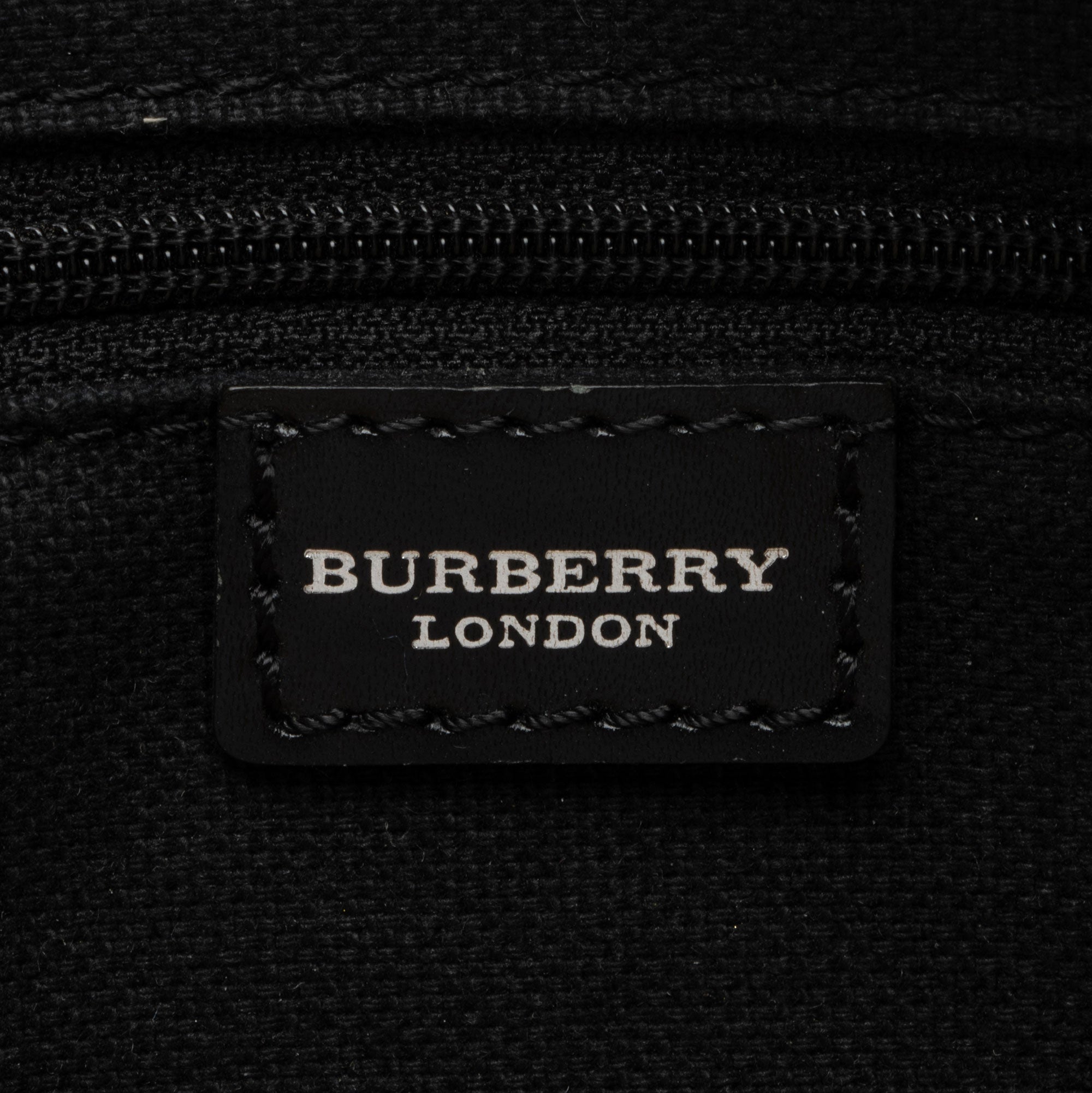 Burberry Nova Check Barrel Bag (SHF-VVhoqh)