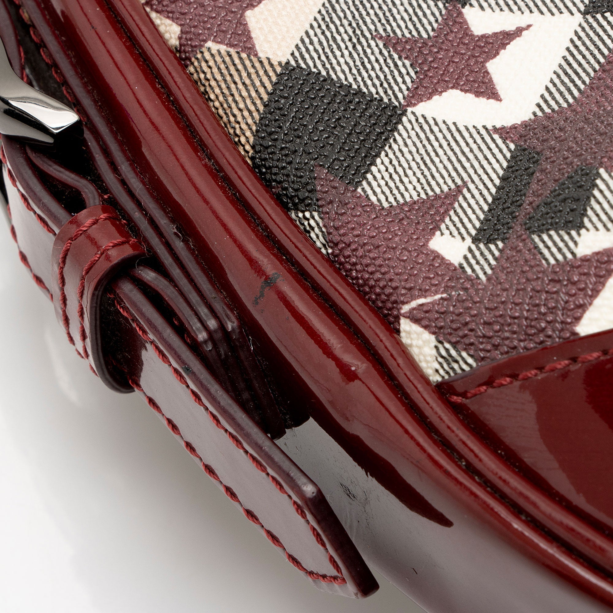 Burberry Nova Check Stars Small Hernville Hobo (SHF-6BOcX1)