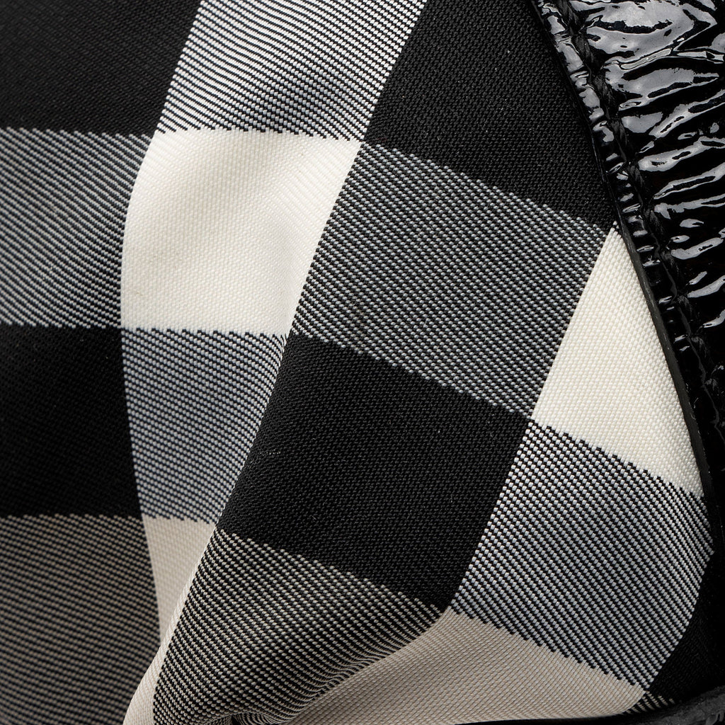 Burberry Nylon Beat Check Victoria Large Tote (SHF-Ll7sNt)