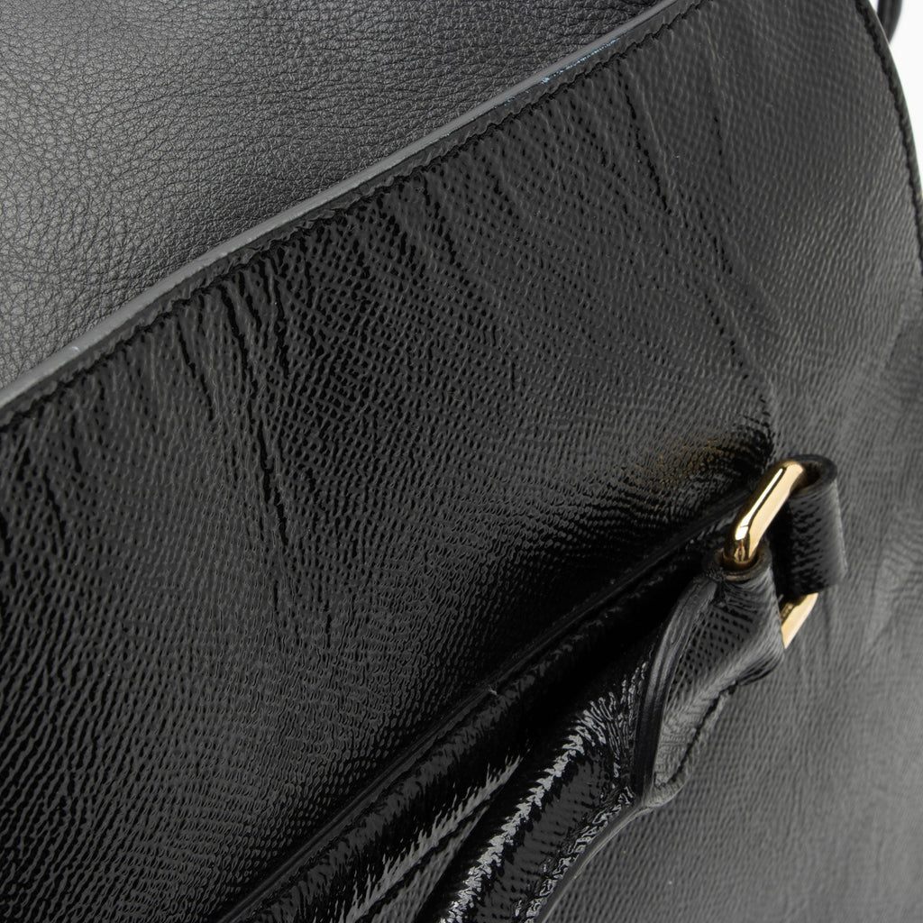 Burberry Patent Leather Dinton Medium Tote (SHF-zVzEIJ)