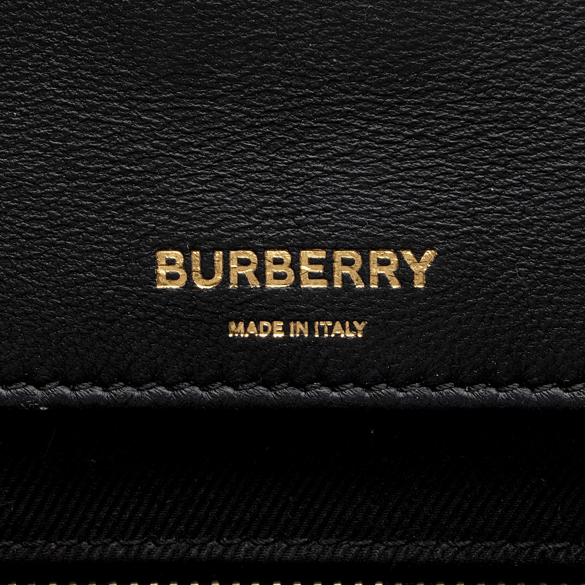 Burberry Quilted Leather TB Lola Chain Medium Shoulder Bag (SHF-JM6QGj)