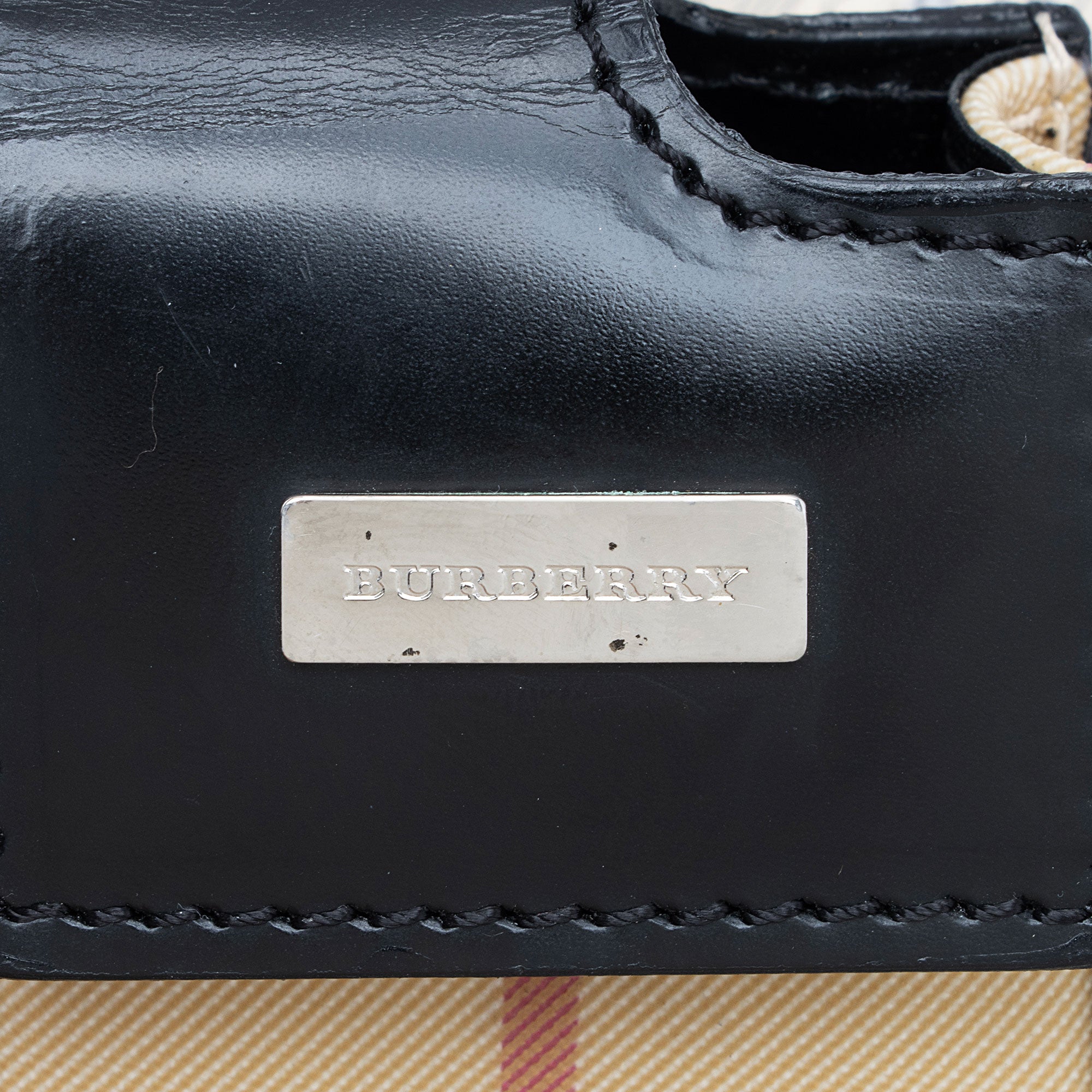Burberry Vintage Canvas Nova Check Phone Pouch Crossbody (SHF-gakZW6)