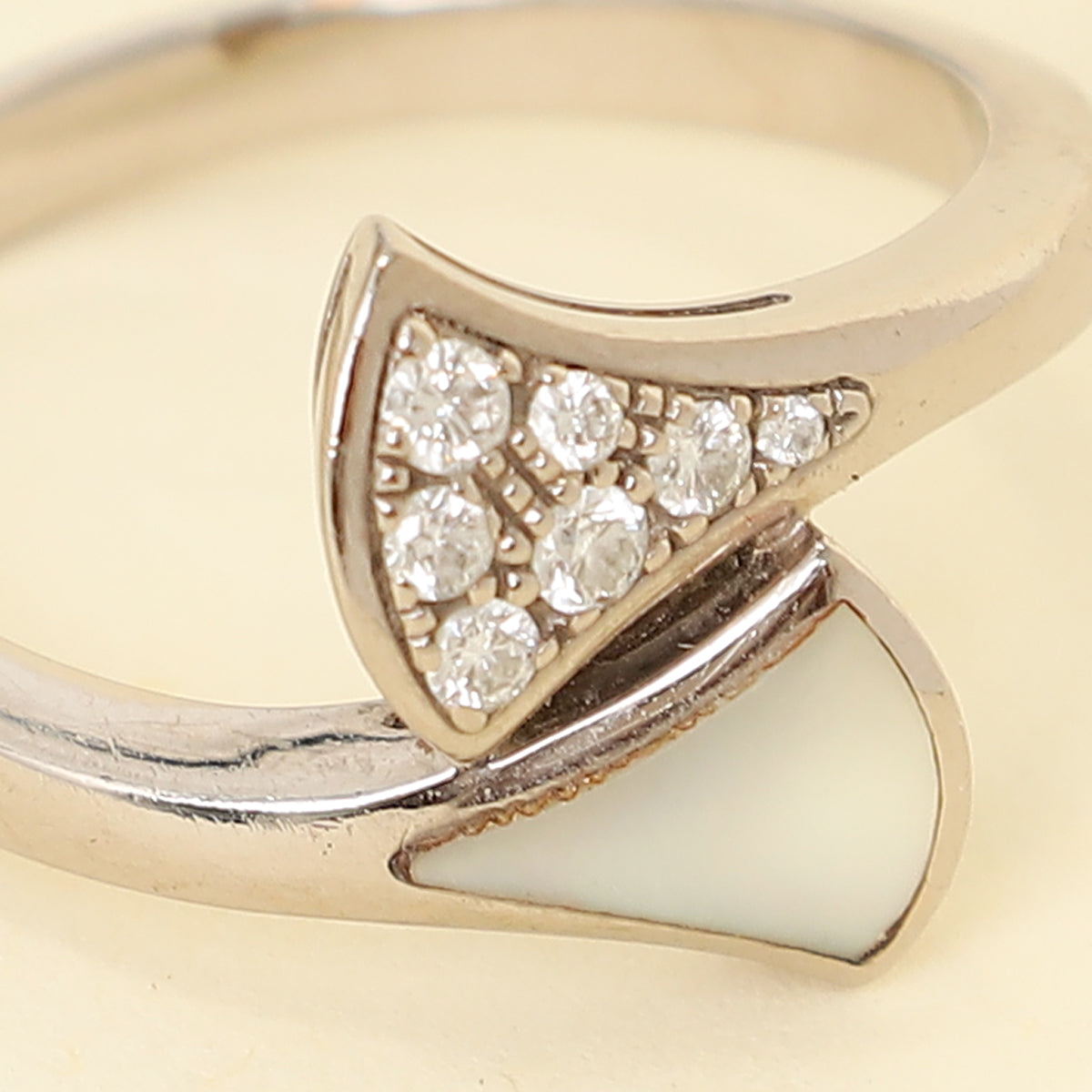 Bvlgari 18K White Gold Diamond MOP Diva's Dream Ring 51
