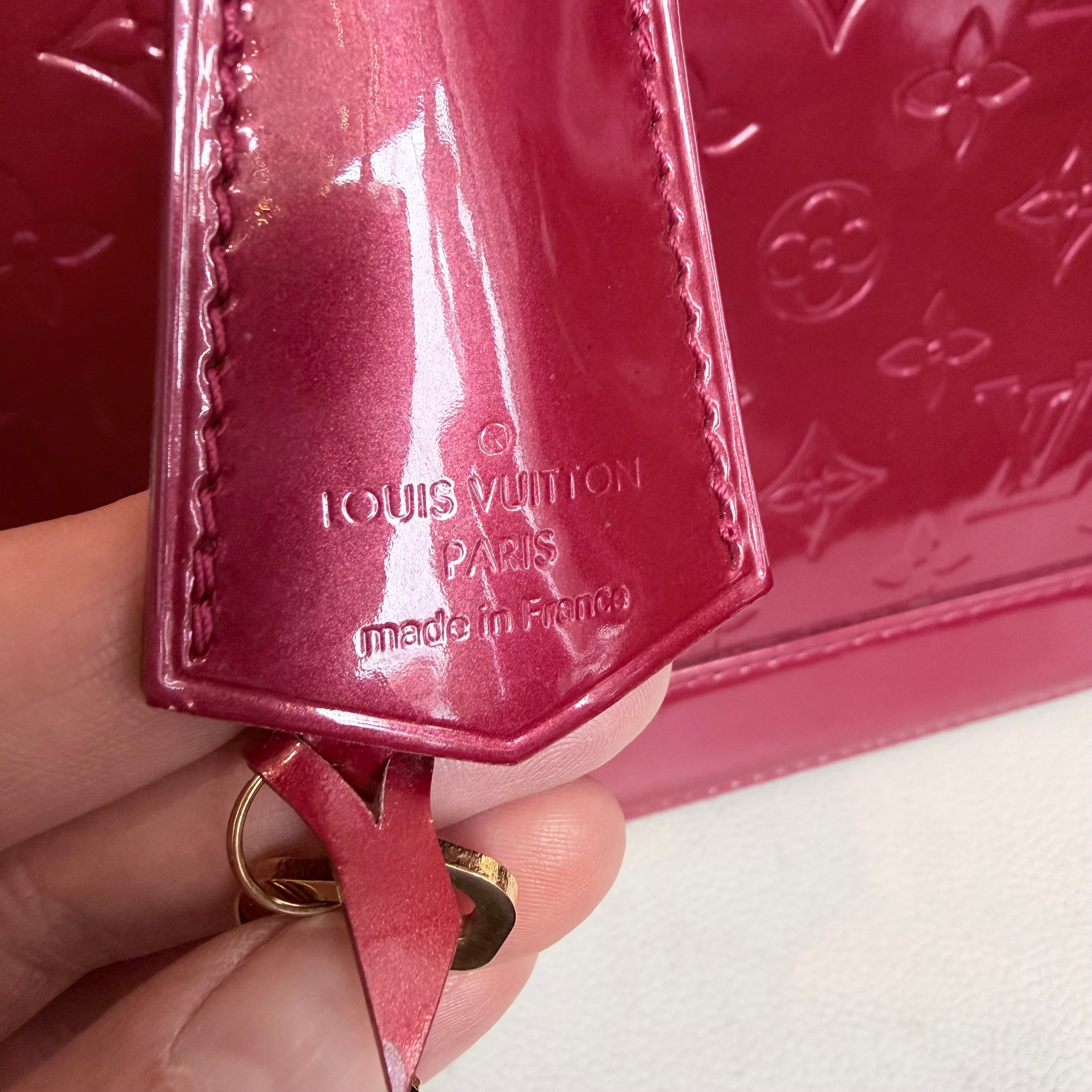LOUIS VUITTON Vernis Alma MM Pomme D'Amour