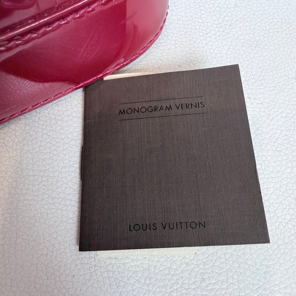 LOUIS VUITTON Vernis Alma MM Pomme D'Amour