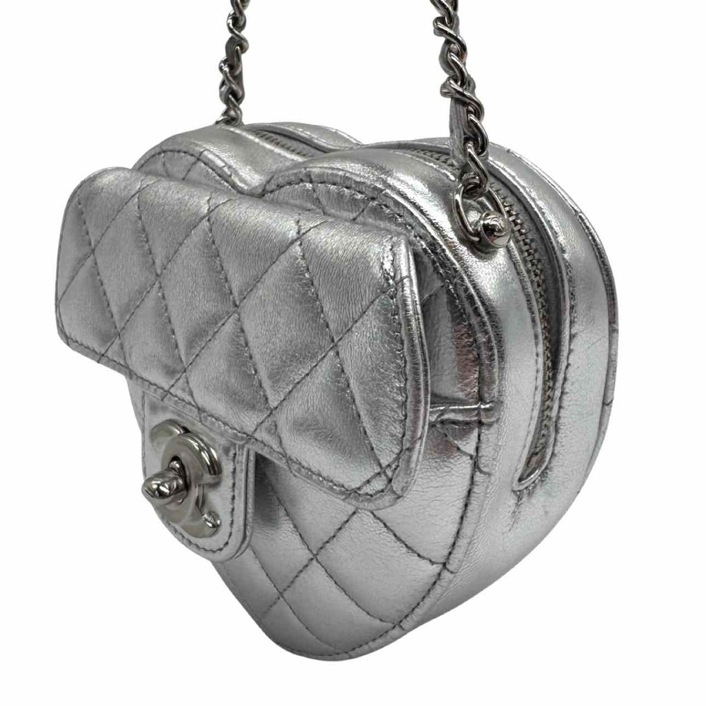 CHANEL Quilted Metallic Lambskin Heart In Love S25 Clutch On Chain Silver