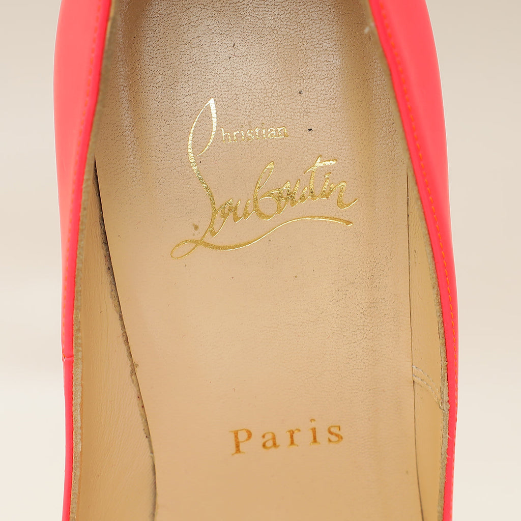 Christian Louboutin Bicolor So Kate Pump 37
