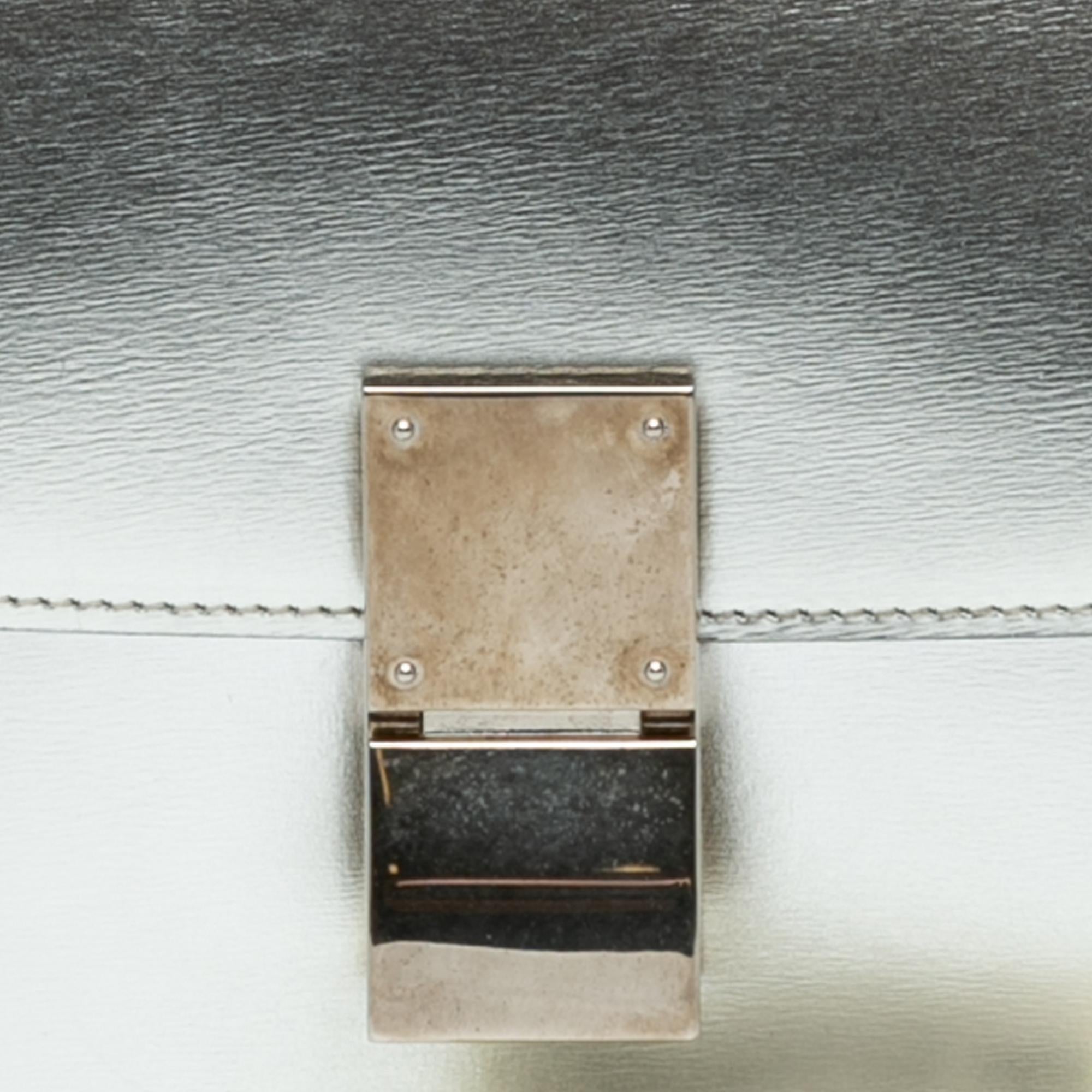 Celine Medium Calfskin Classic Box (SHG-pLwVlg)