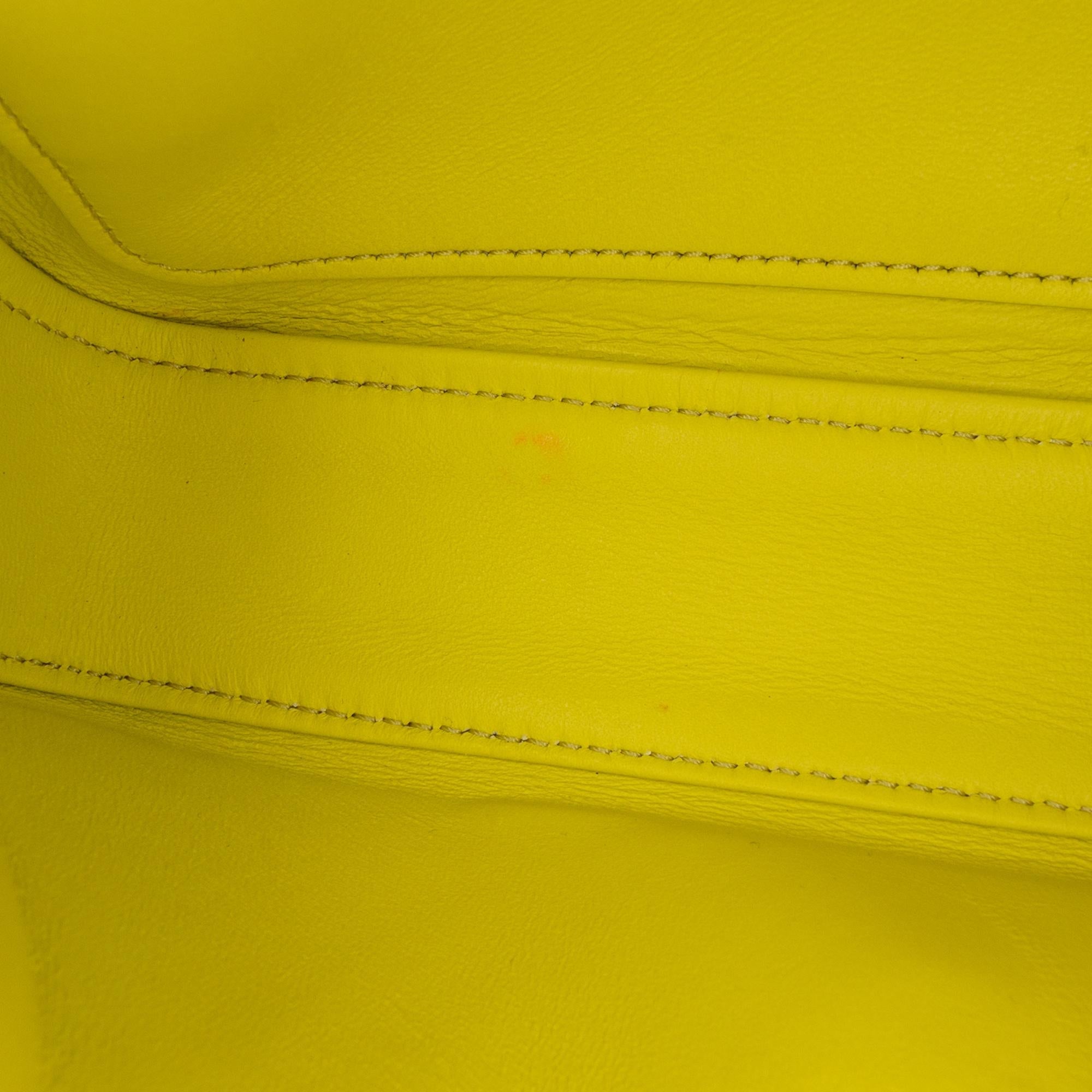 Celine Triomphe Calfskin Cuir Chain Shoulder Bag
